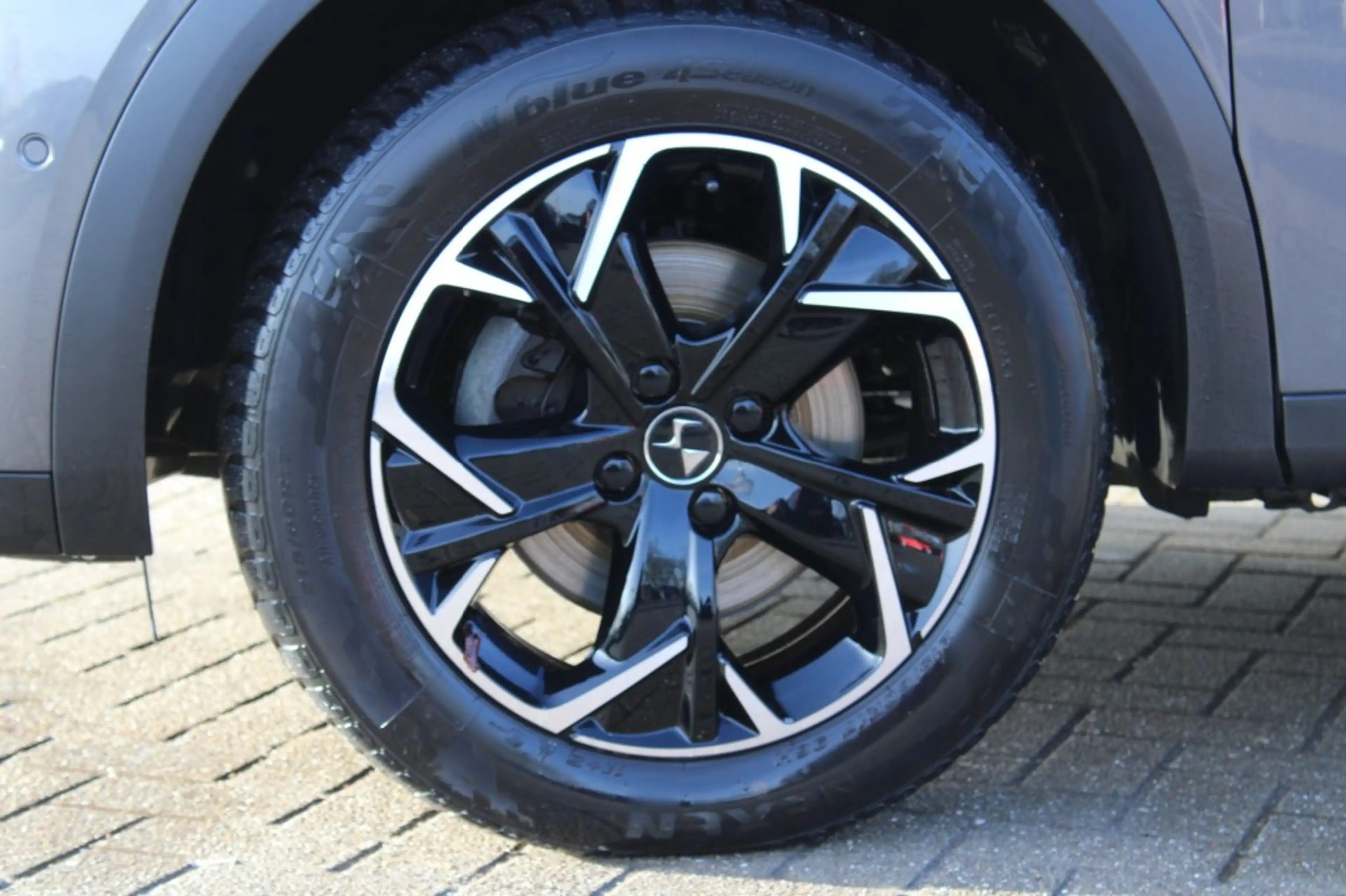 DS Automobiles DS 3 Crossback 1.2 PT Performance Line Navi Leder Climate Adaptiv — photo 12