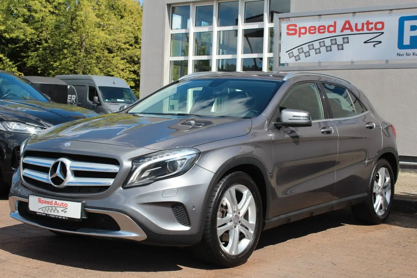 Mercedes-Benz GLA 250 Urban/NAVI/BiXENON/KAMERA/AHK/TÜV+KD NEU Gris - 1