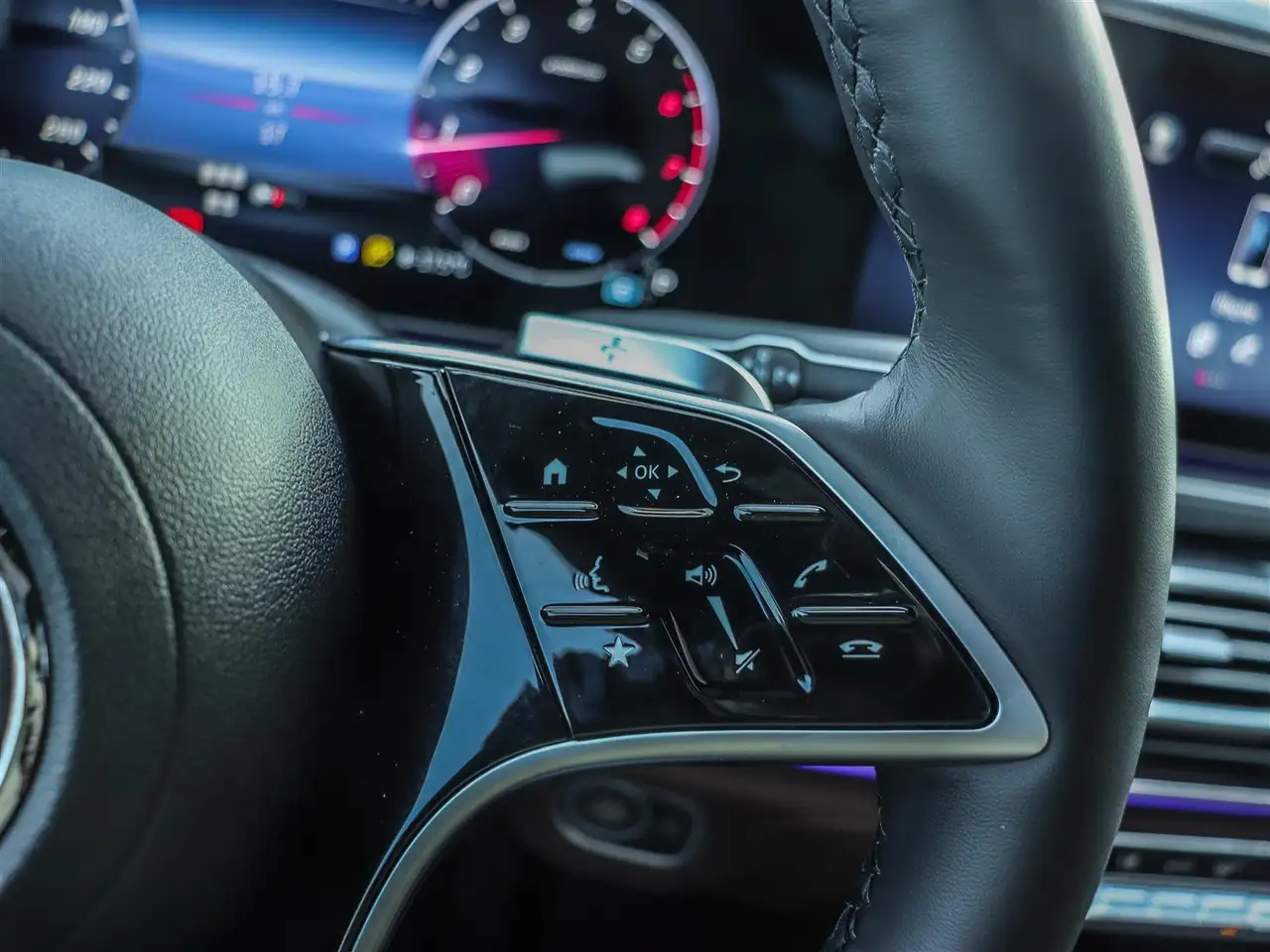 Mercedes-Benz GLE снимка Mercedes-Benz GLE