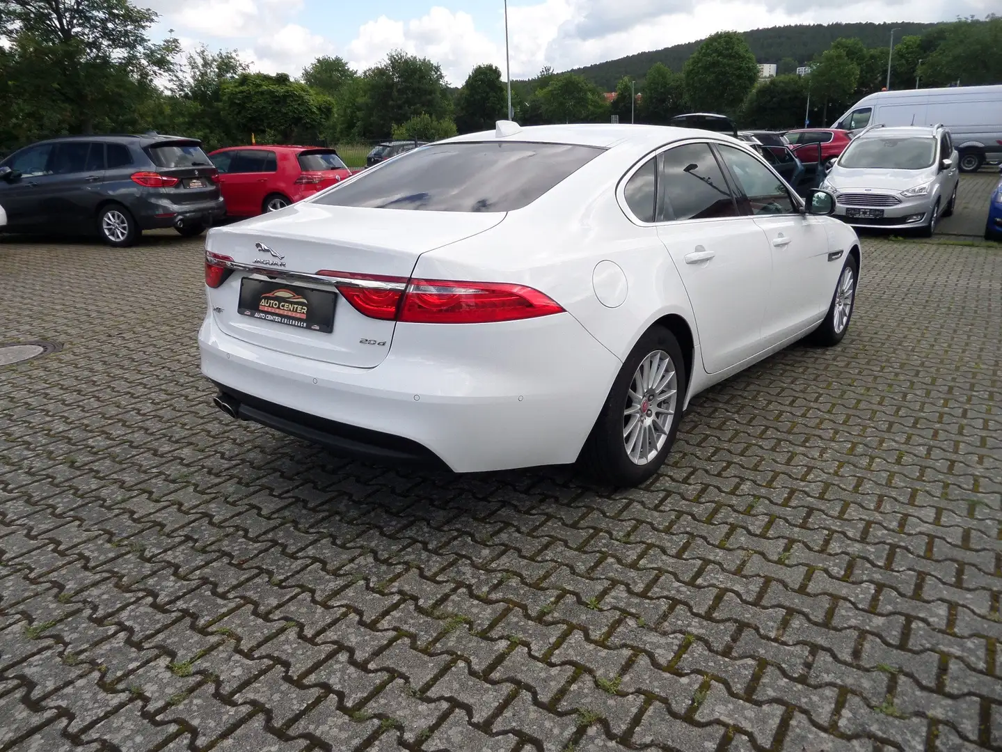 Jaguar XF Pure Automatik+SHZ+Navi+Kamera+Standheizung+1.Hand Beyaz - 2