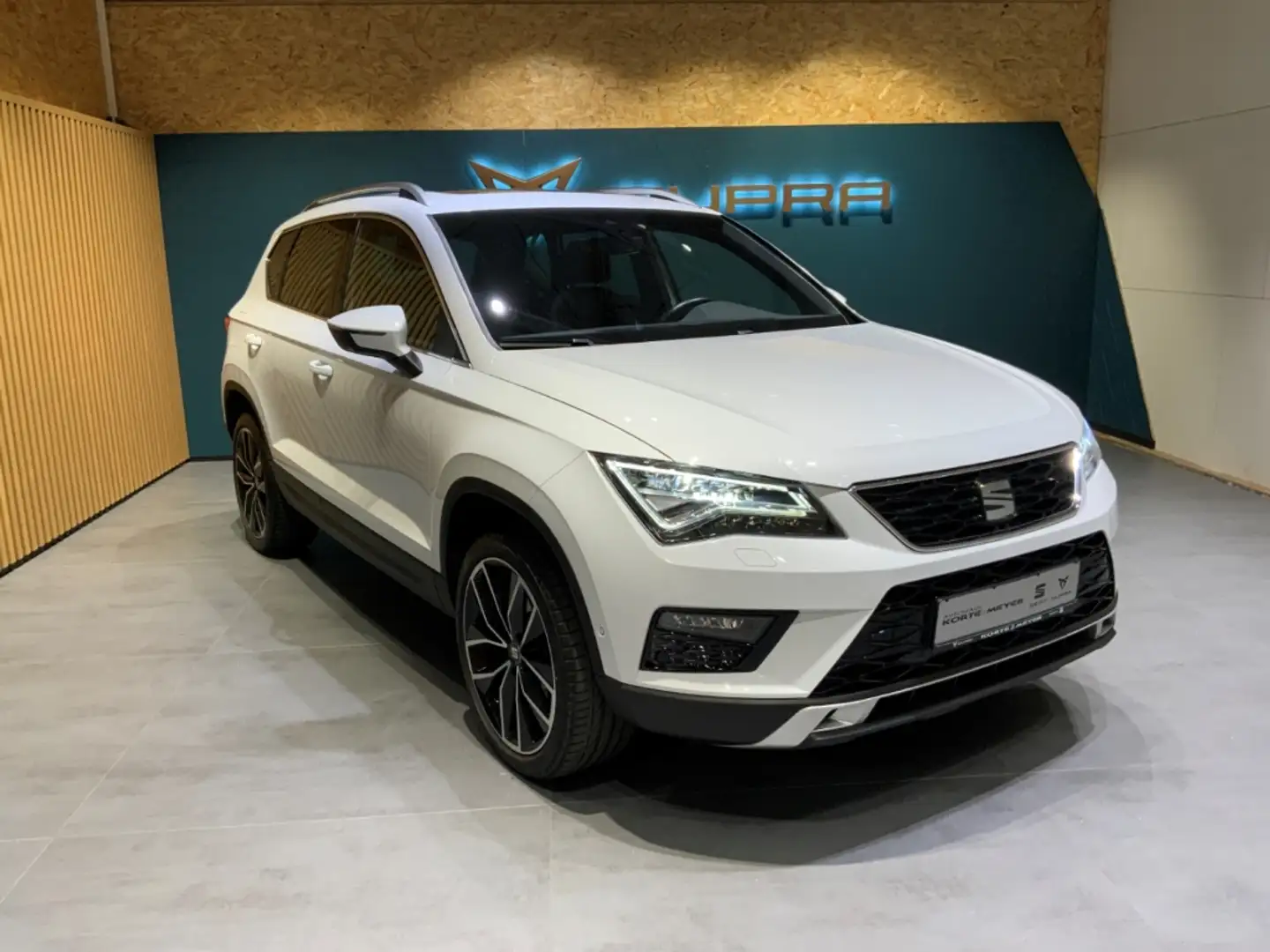 SEAT Ateca Xcellence 1.5TSI DSG+Beats +Sitzhzg+ACC Wit - 2