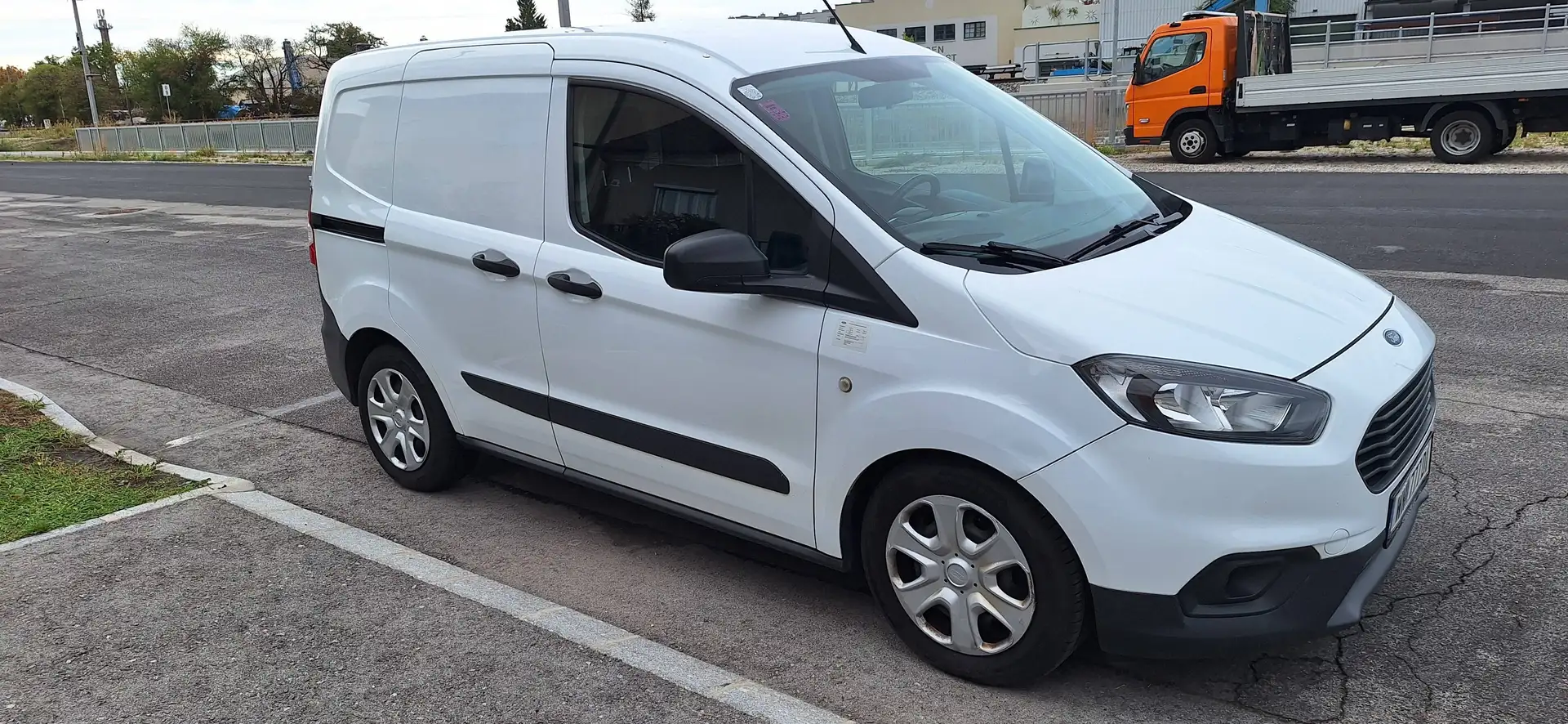 Ford Transit Courier Transit Courier 1,5 TDCi Trend Weiß - 1