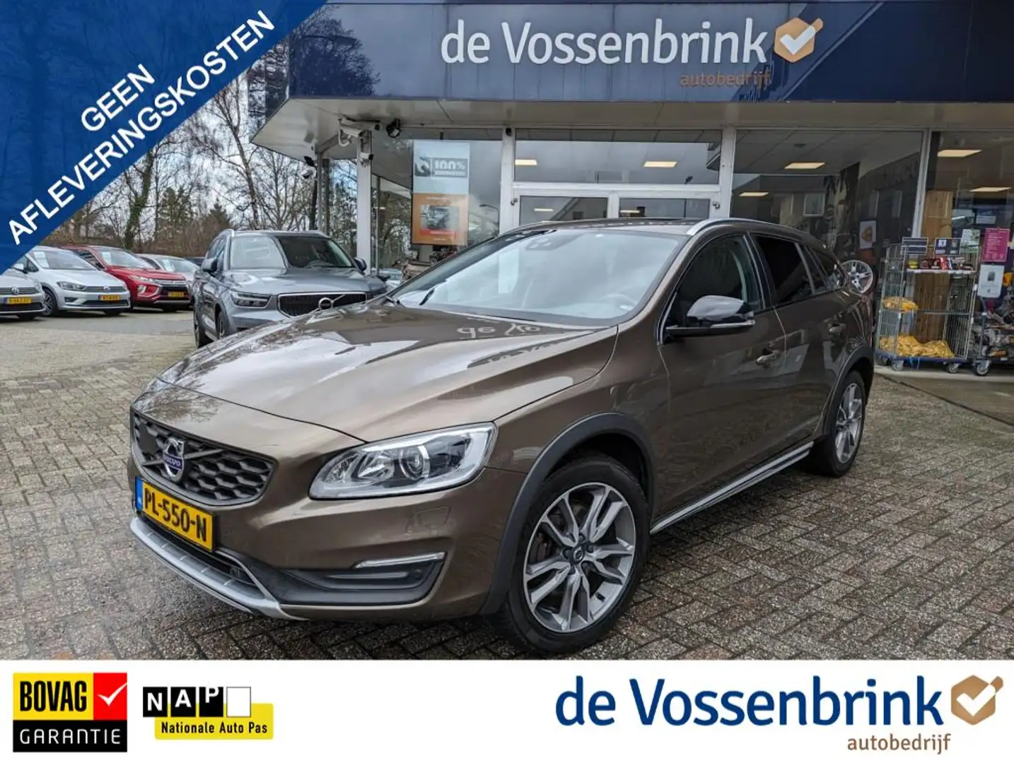 Volvo V60 Cross Country 2.0 T5 245pk AWD Polar+ Automaat NL-Auto *Geen Afl Bruin - 1