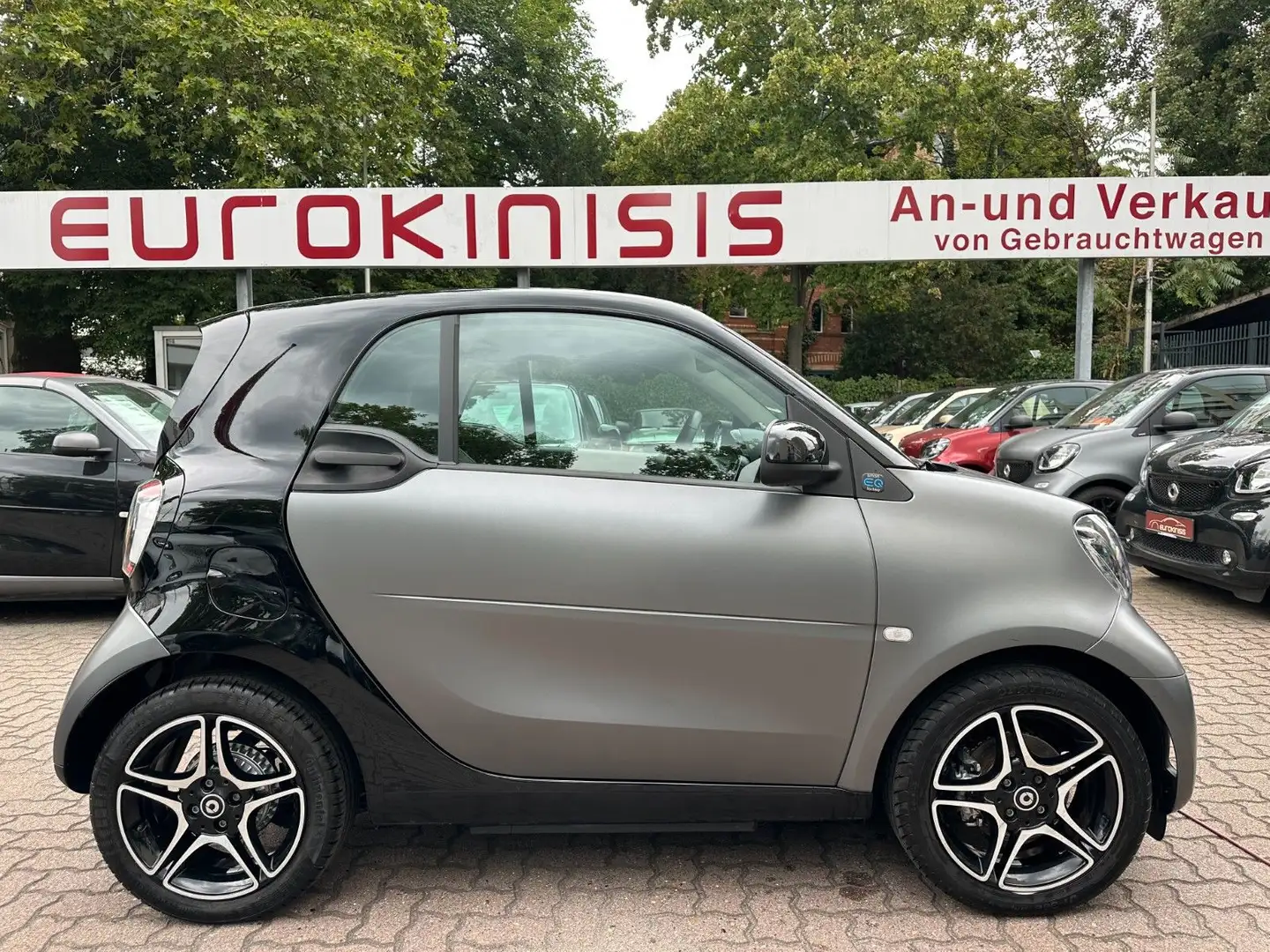 smart forTwo fortwo EQ*EXCL*60kW*PANO*LEDER*SHZ*PTS*KAM*22kW* Grijs - 1