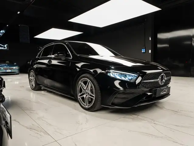 Mercedes-Benz A Class view 3