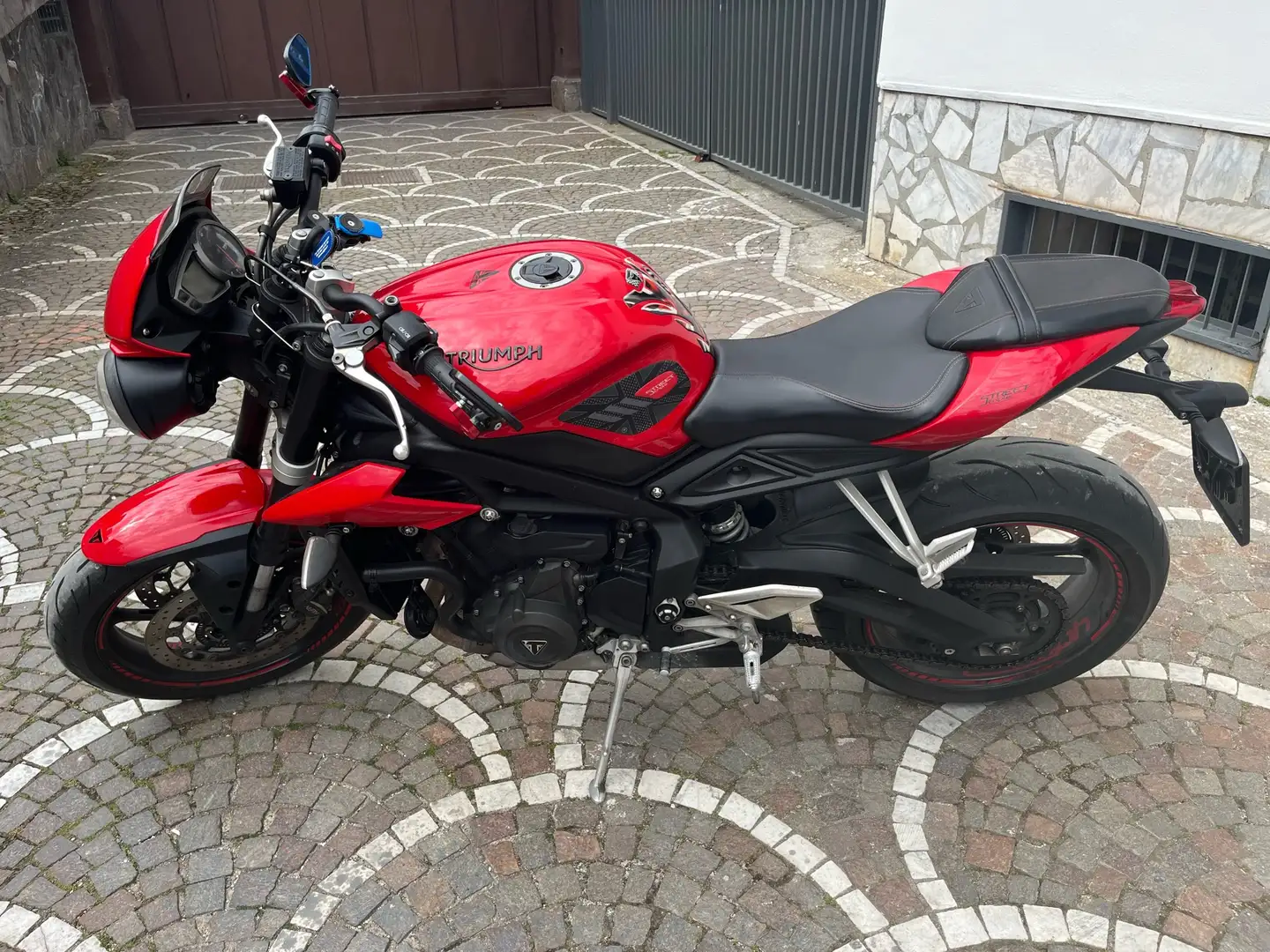 Triumph Speed Triple 750 modello S - 1