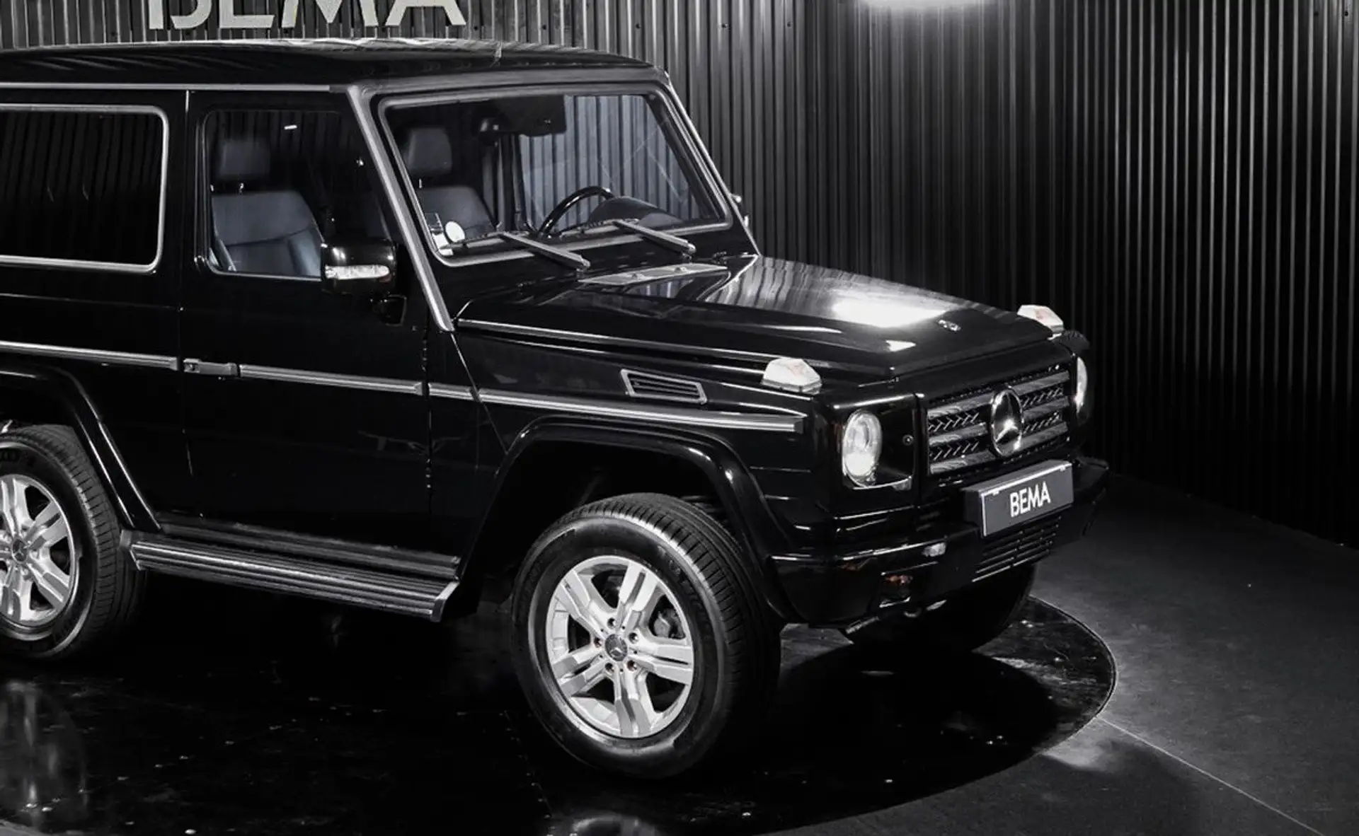 벤츠 G-Class G 500 2010 블랙 사진 2