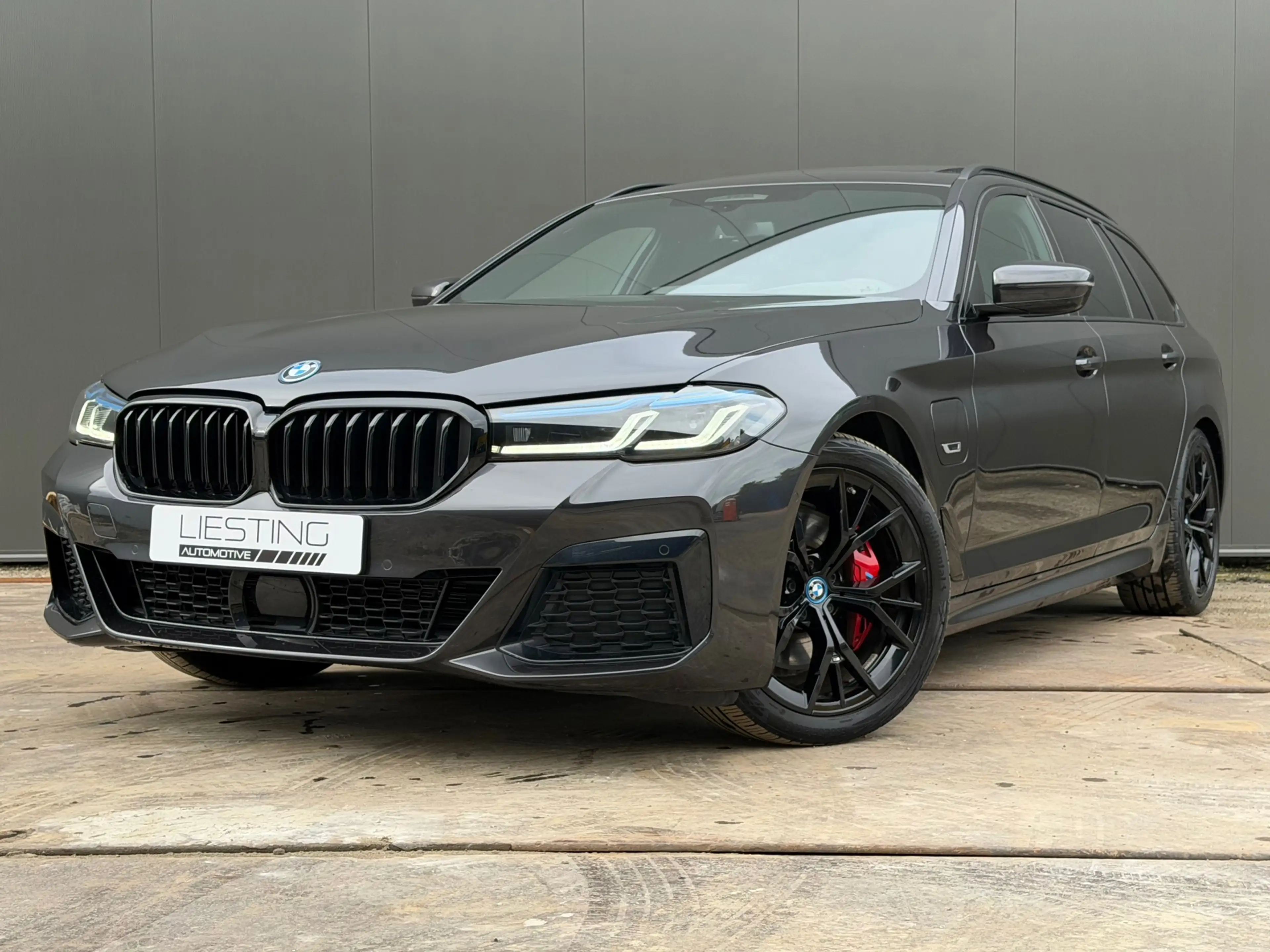 BMW 530 5-serie Touring 530e M-Sport Pro - Pano Trekhaak A