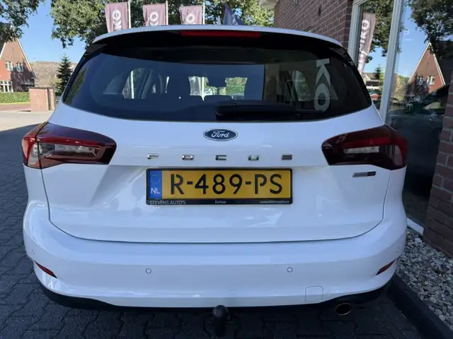 Ford Focus view 10