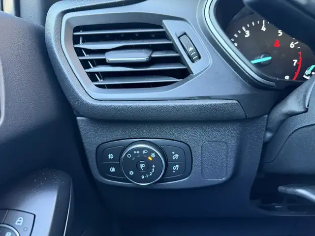 Ford Focus view 28