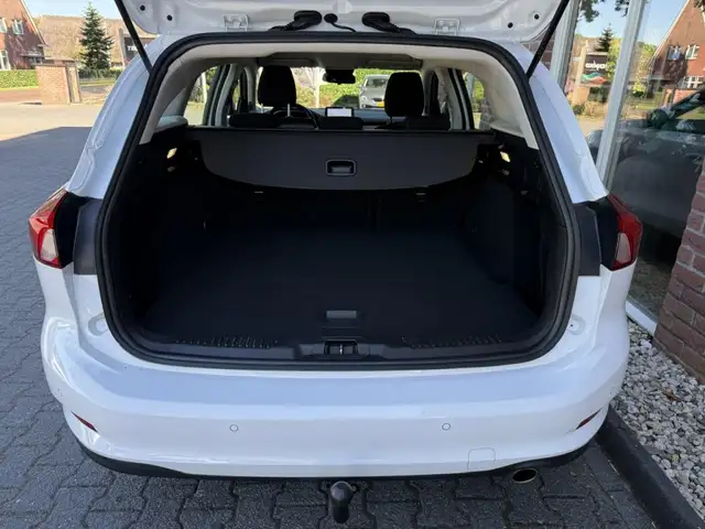 Ford Focus view 6