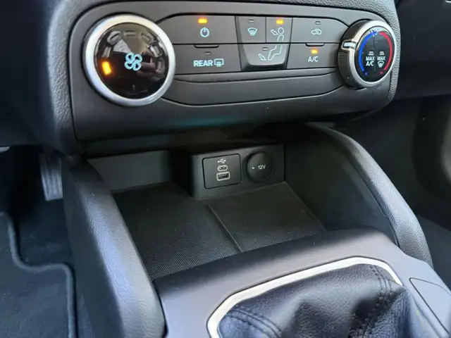 Ford Focus view 15