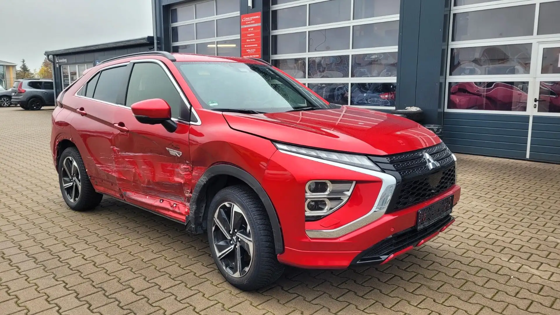 Mitsubishi Eclipse Cross Plus Select Black Hybrid 4WD Rood - 2