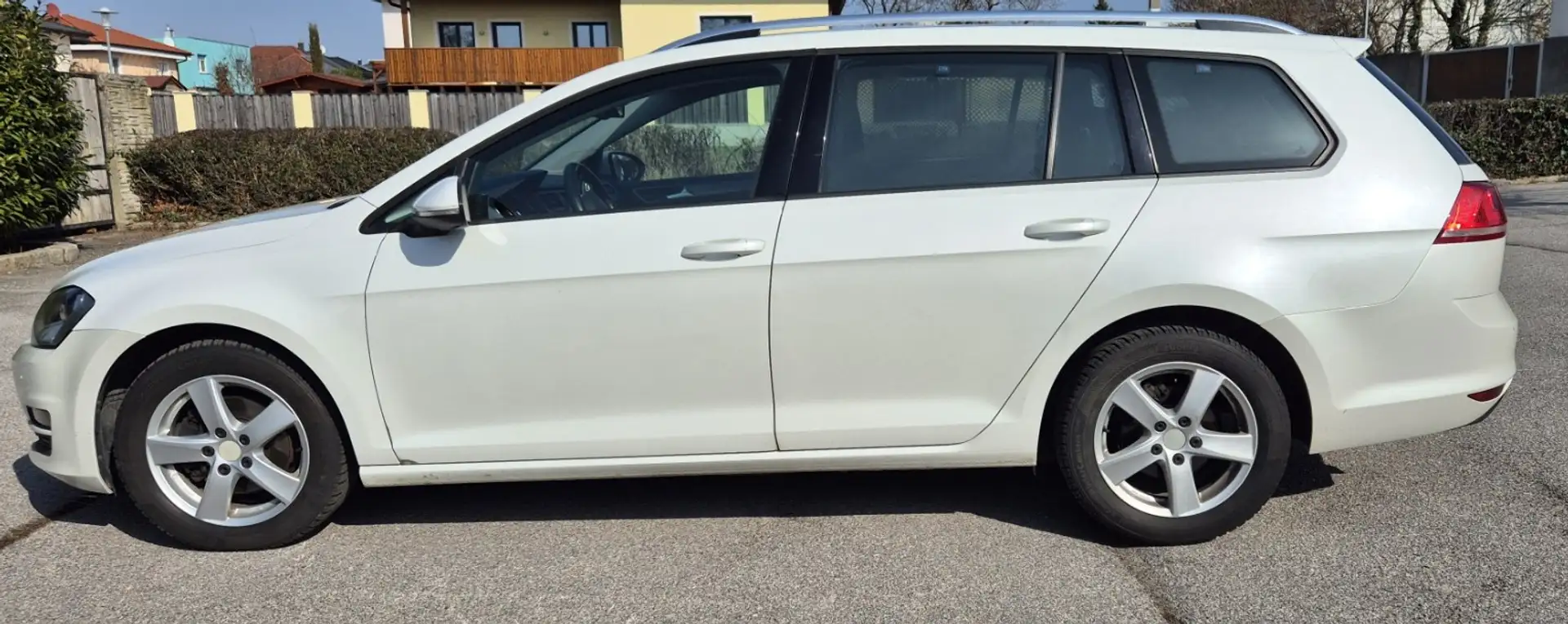 Volkswagen Golf Variant Golf Variant Comfortline BMT 1,6 TDI DSGComfortline Weiß - 2