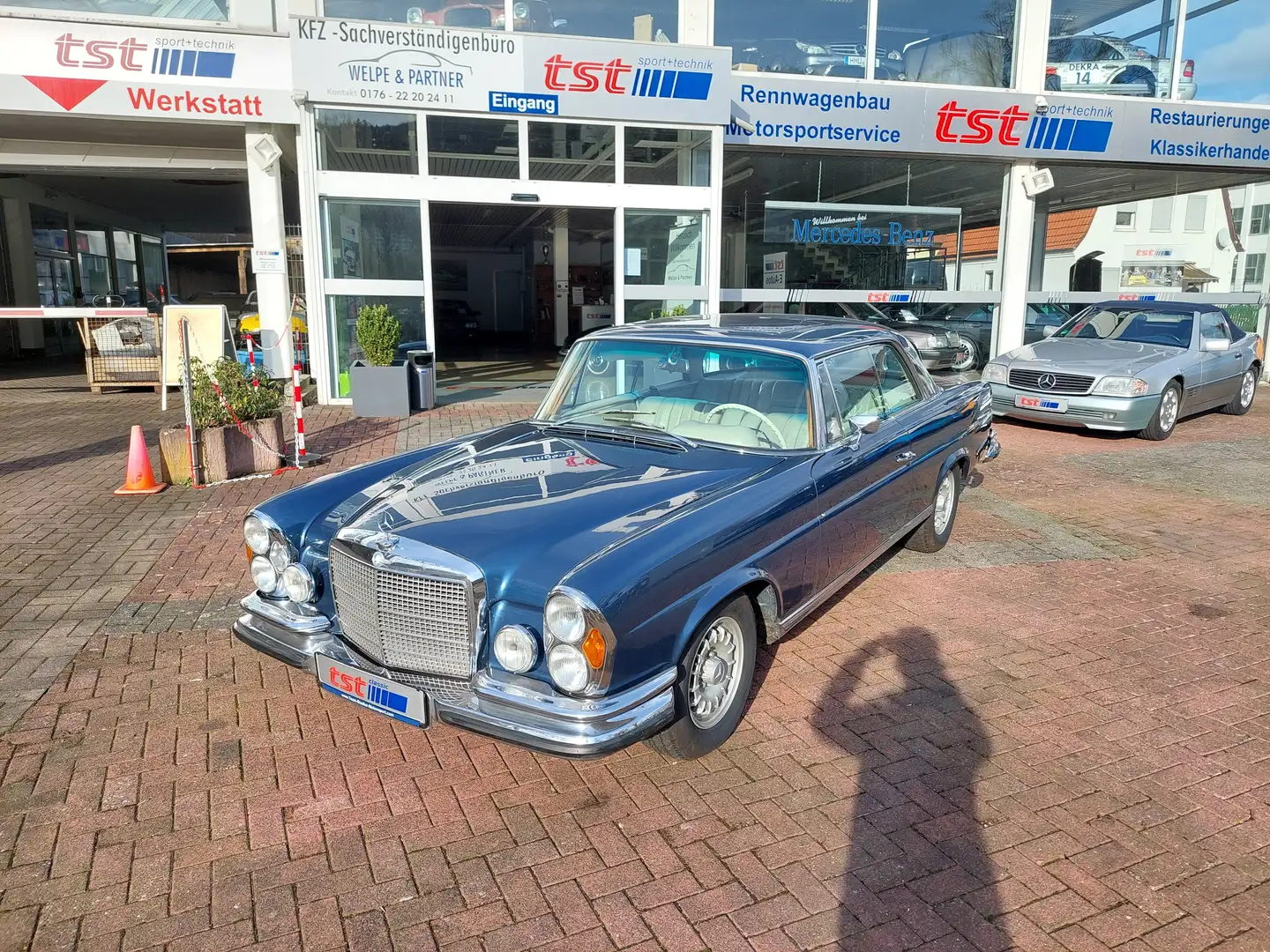 Mercedes-Benz 280 280 SE 3,5 W111 Blau - 1