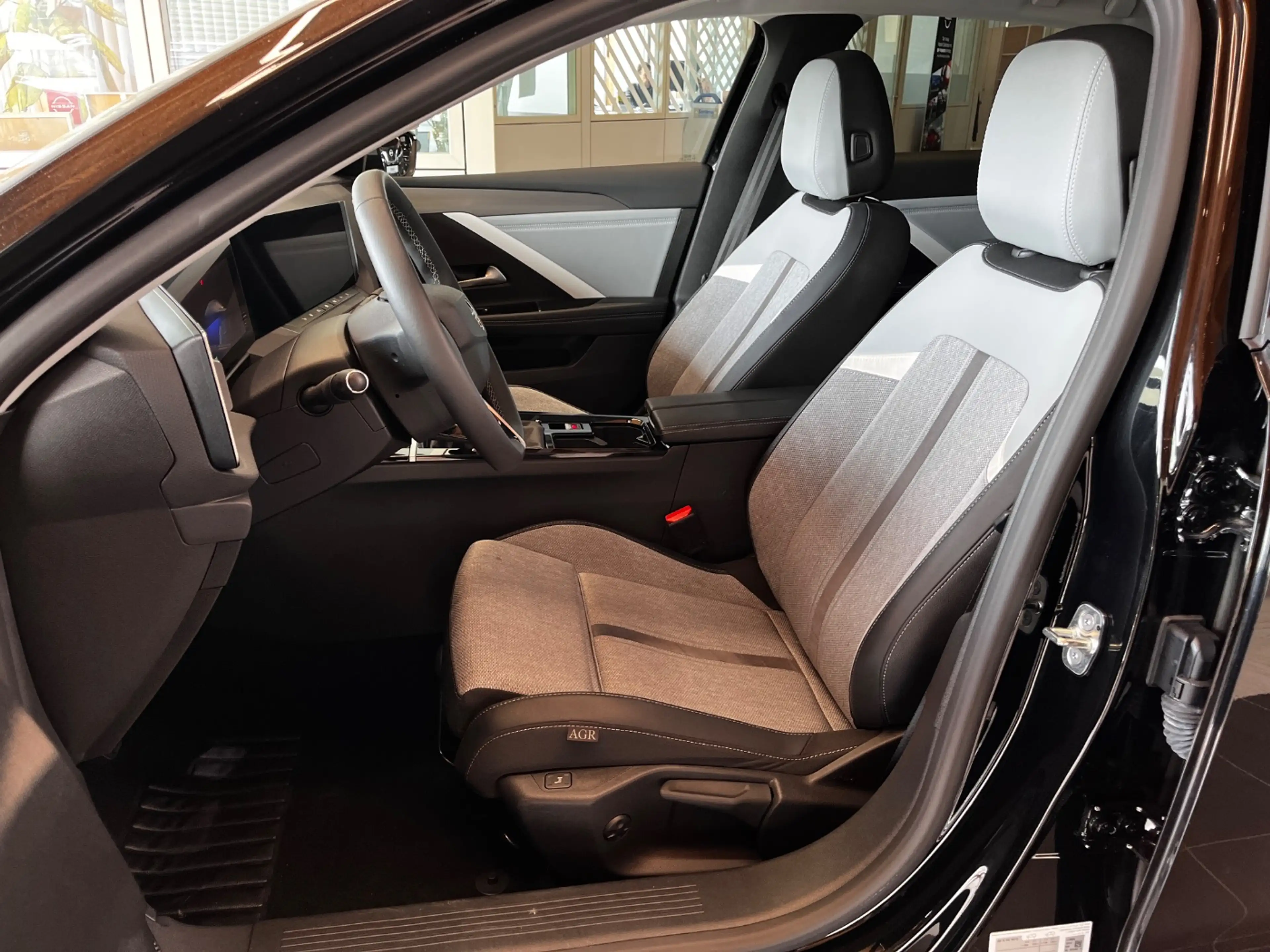 Opel Astra L 1.2 Turbo Elegance LED+Navi+2xKlima — photo 13
