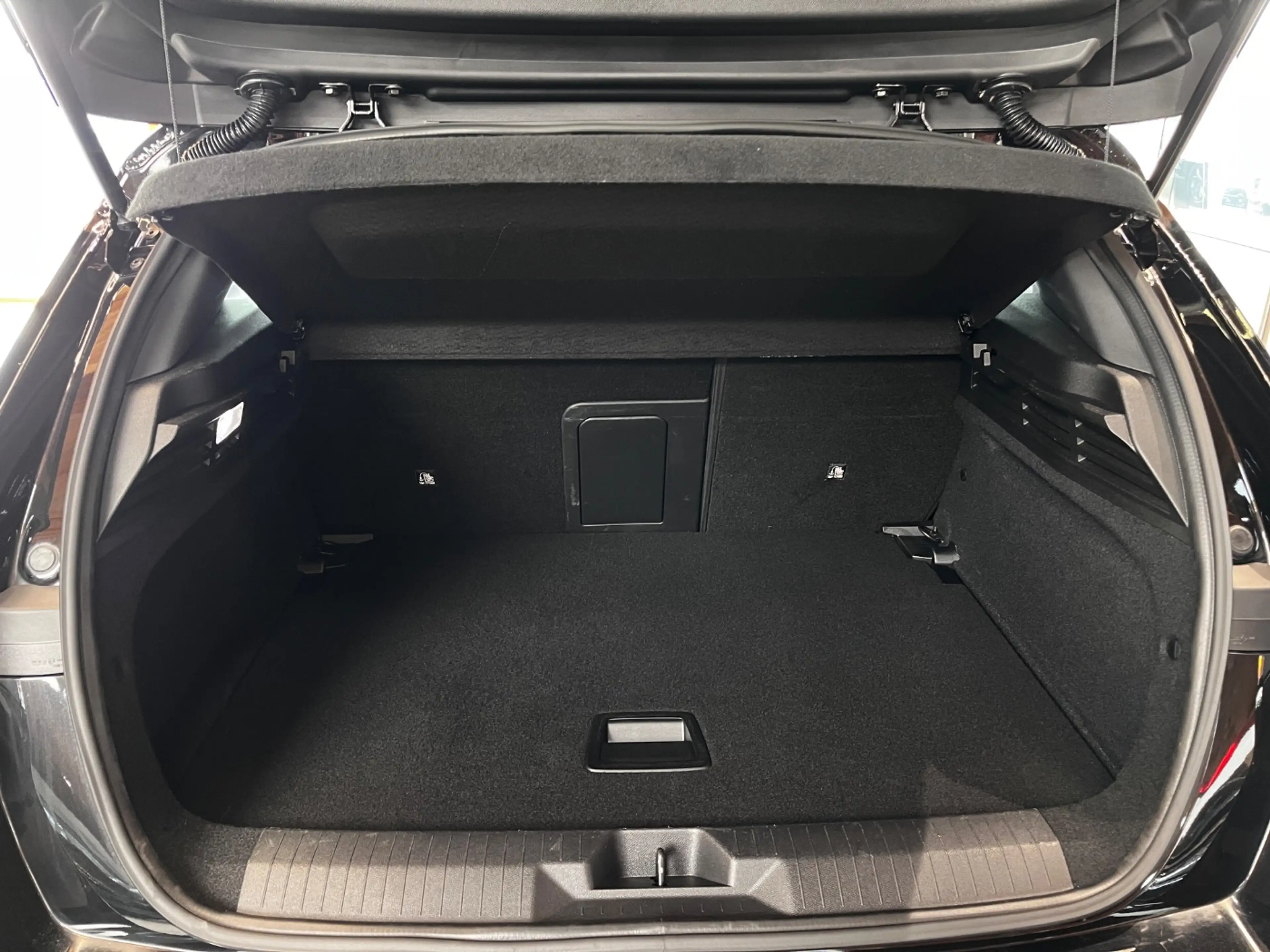 Opel Astra L 1.2 Turbo Elegance LED+Navi+2xKlima — photo 10