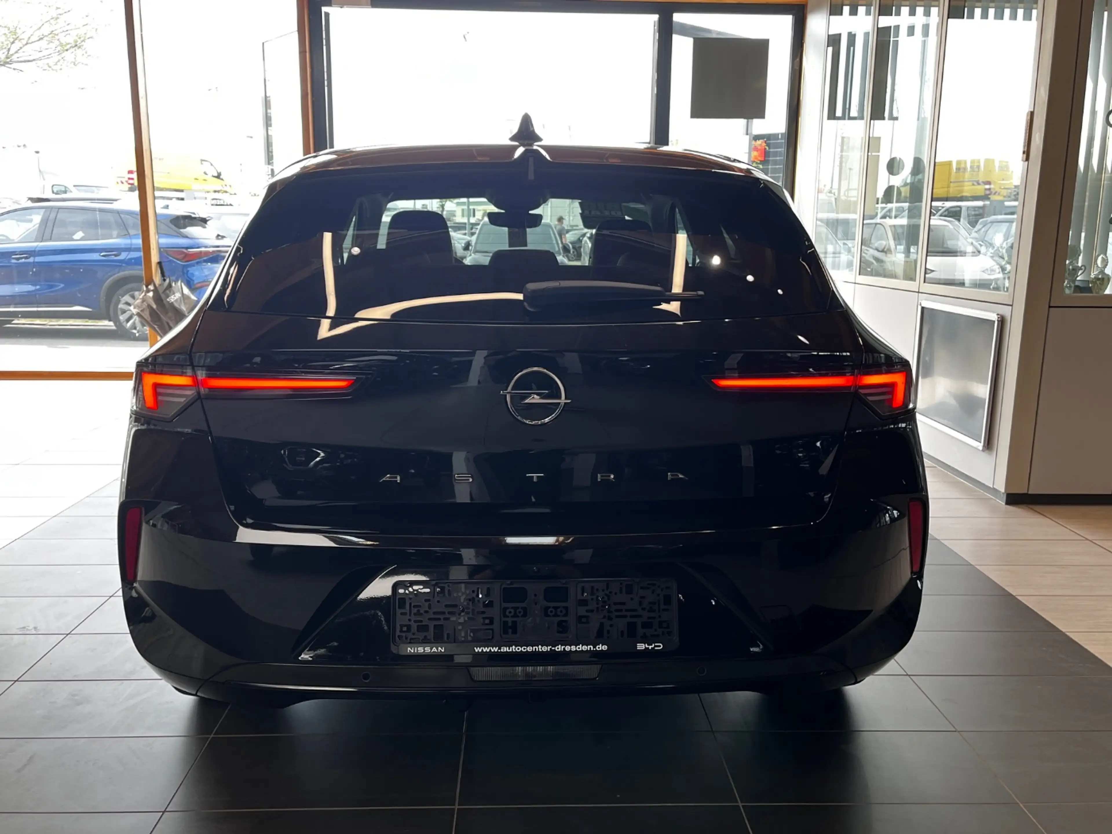 Opel Astra L 1.2 Turbo Elegance LED+Navi+2xKlima — photo 9
