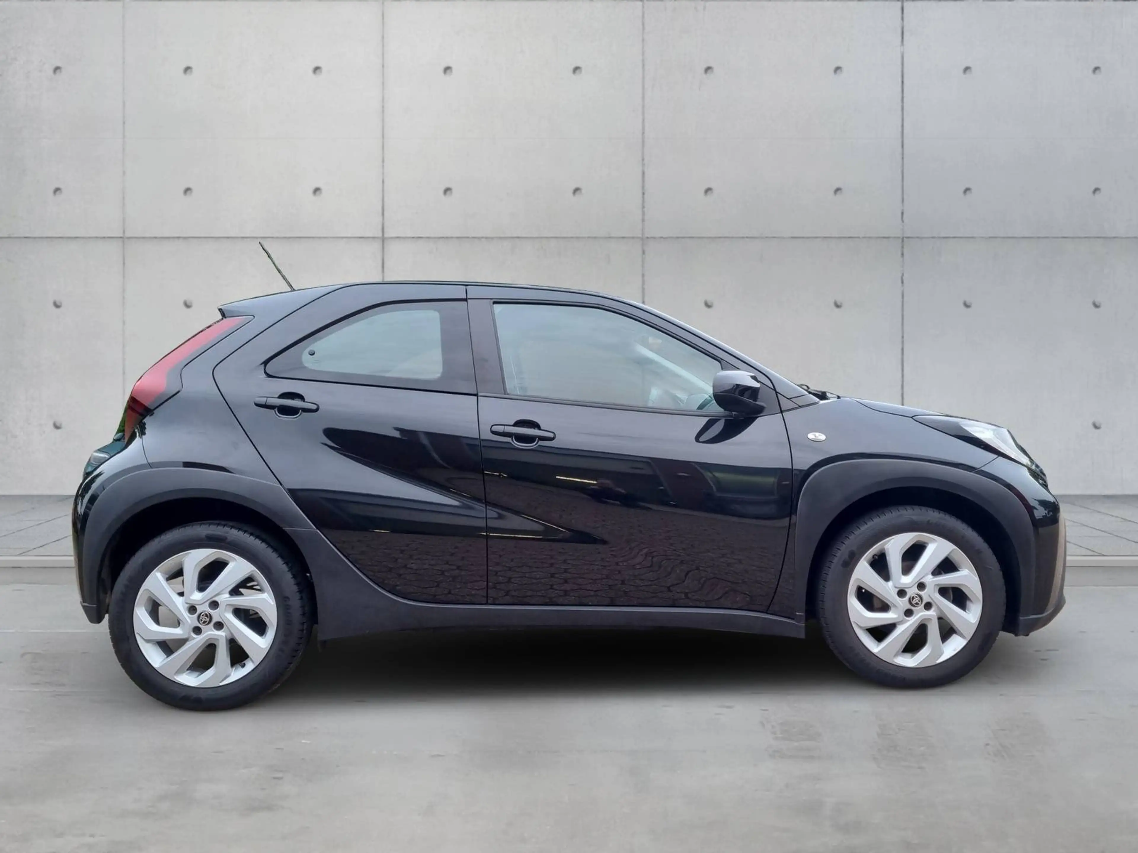 Toyota Aygo X Play — photo 5