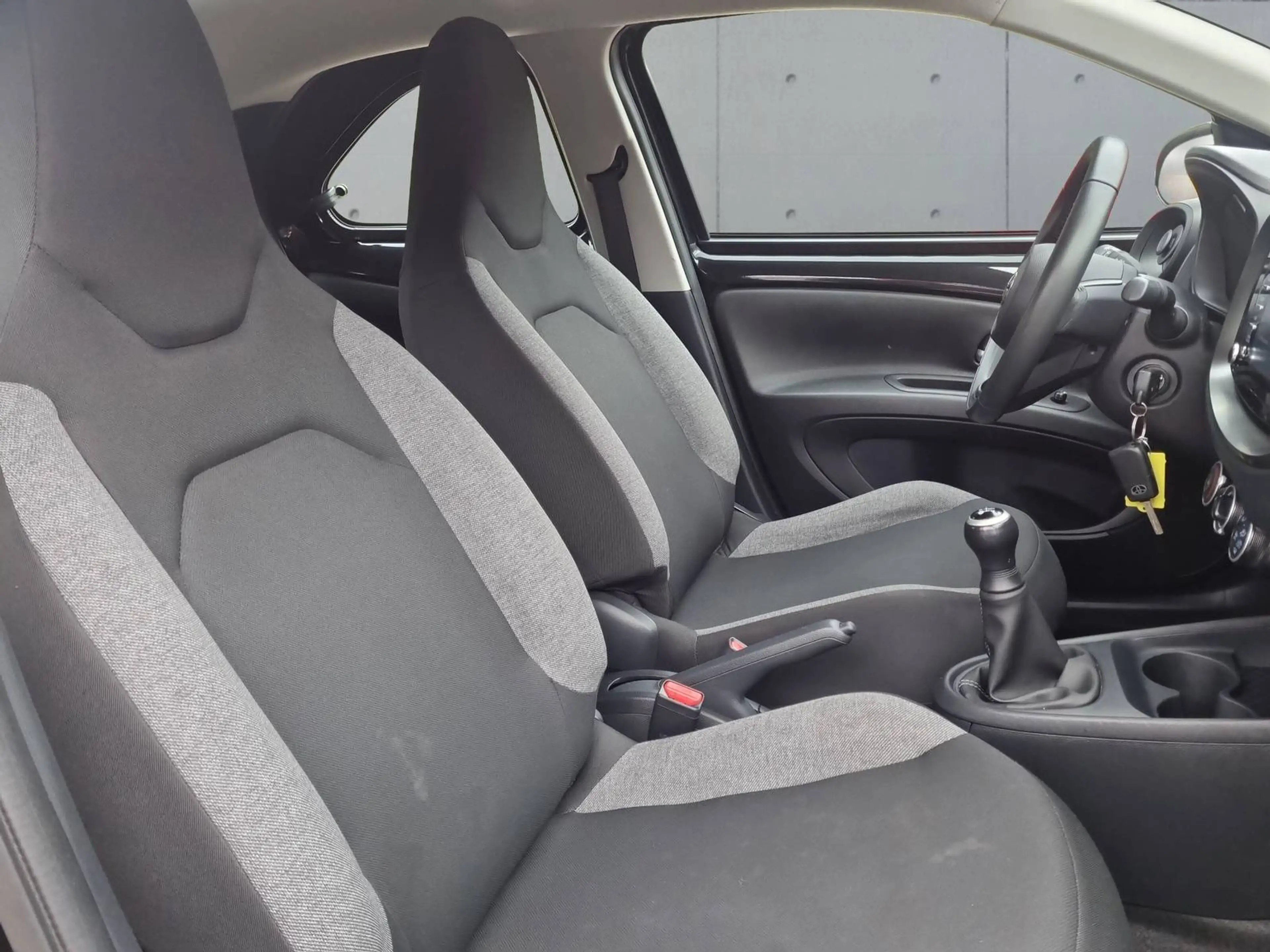 Toyota Aygo X Play — photo 9