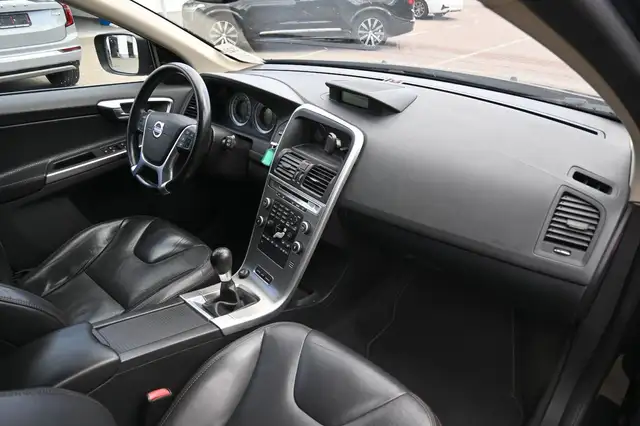 Volvo XC60 view 13