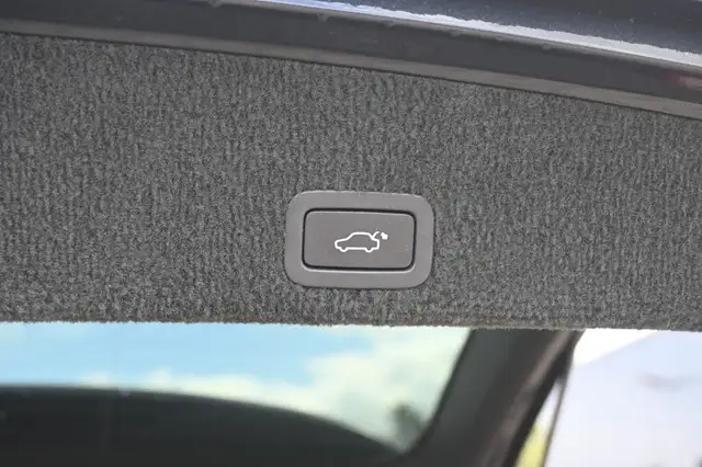 Volvo XC60 view 7