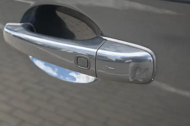 Volvo XC60 view 8