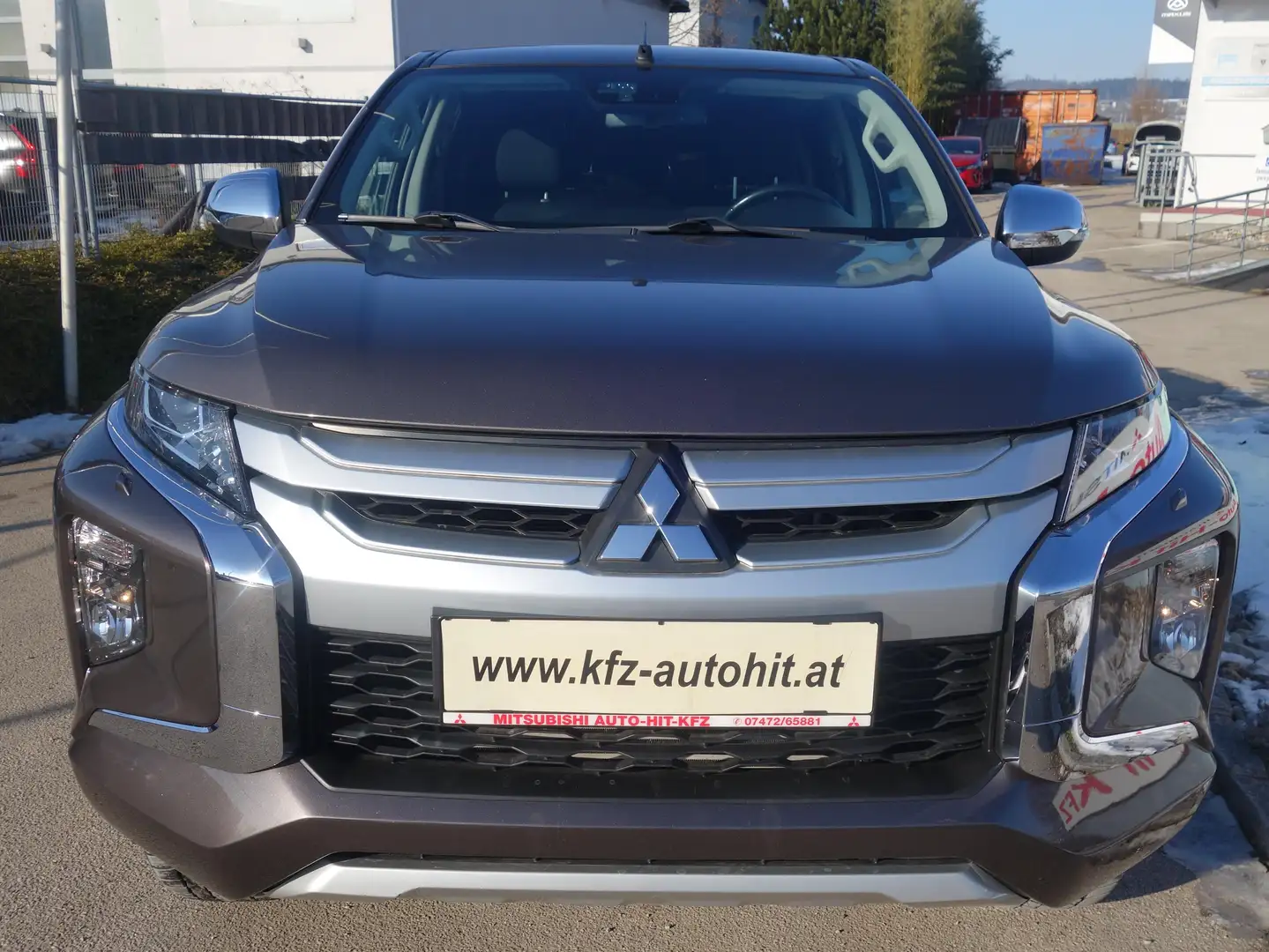 Mitsubishi L200 Intense 2,2DID MT ***Mitteldifferential/Hardtop*** Braun - 2