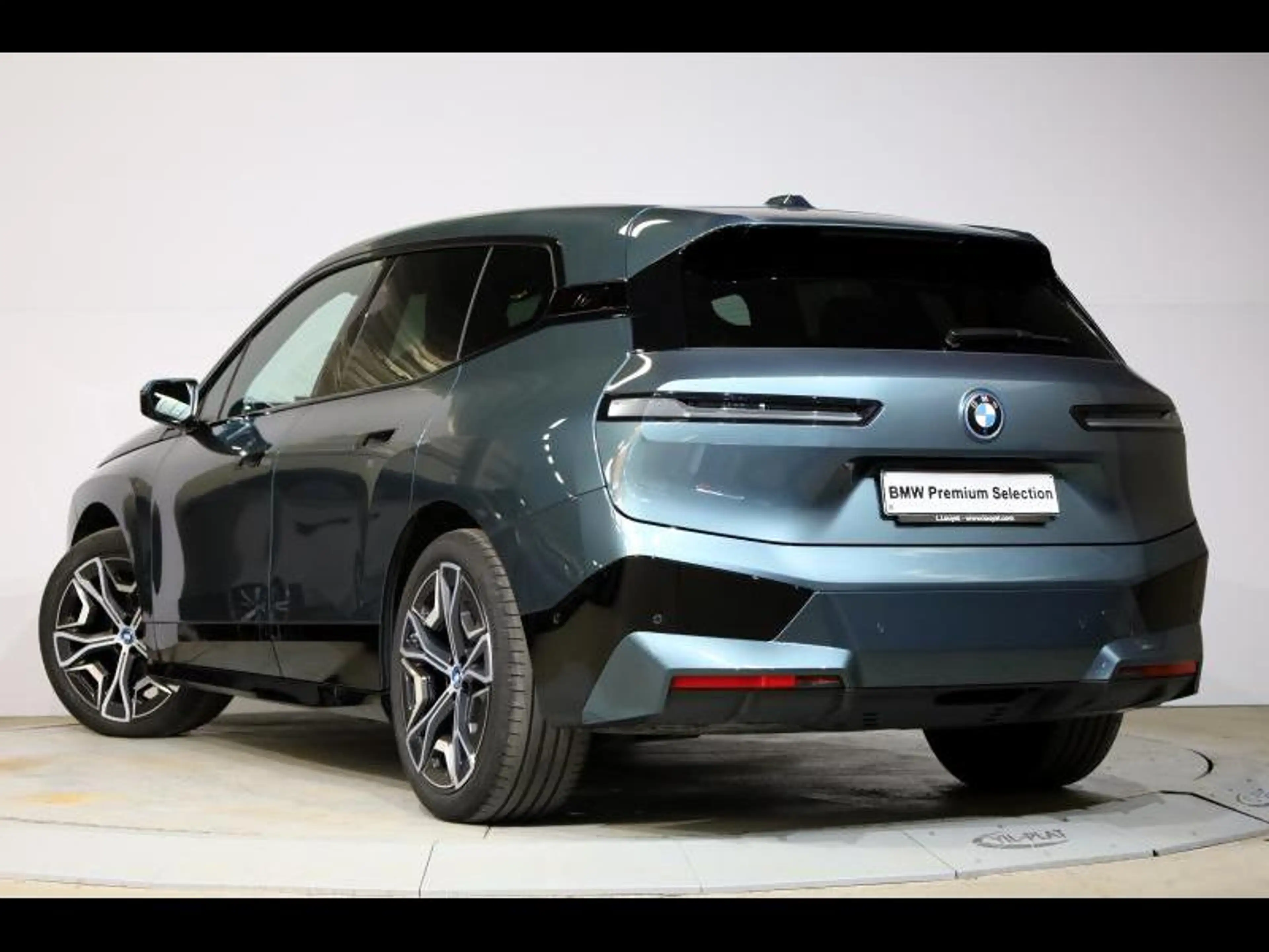BMW iX xDrive40 Kit Sport — photo 5