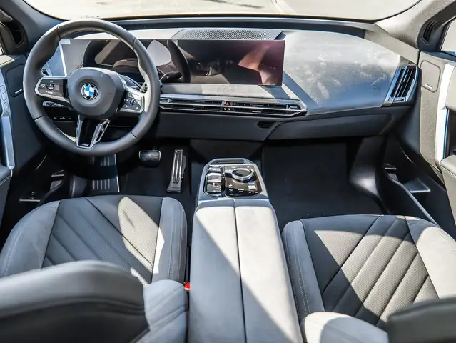 BMW Ix view 9