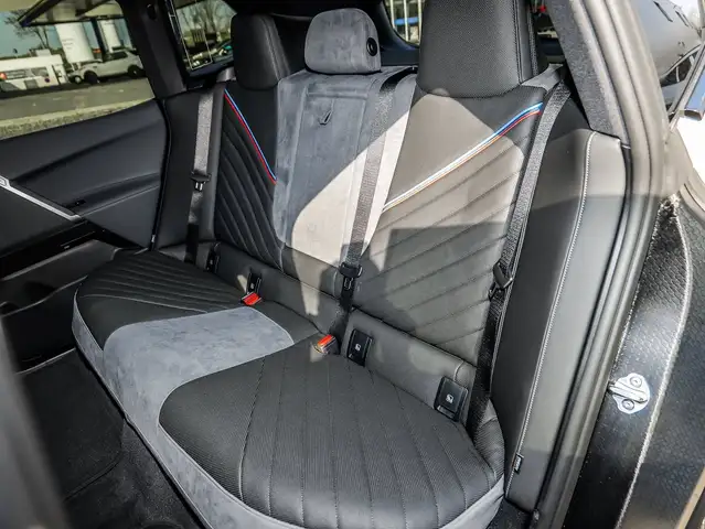 BMW Ix view 8