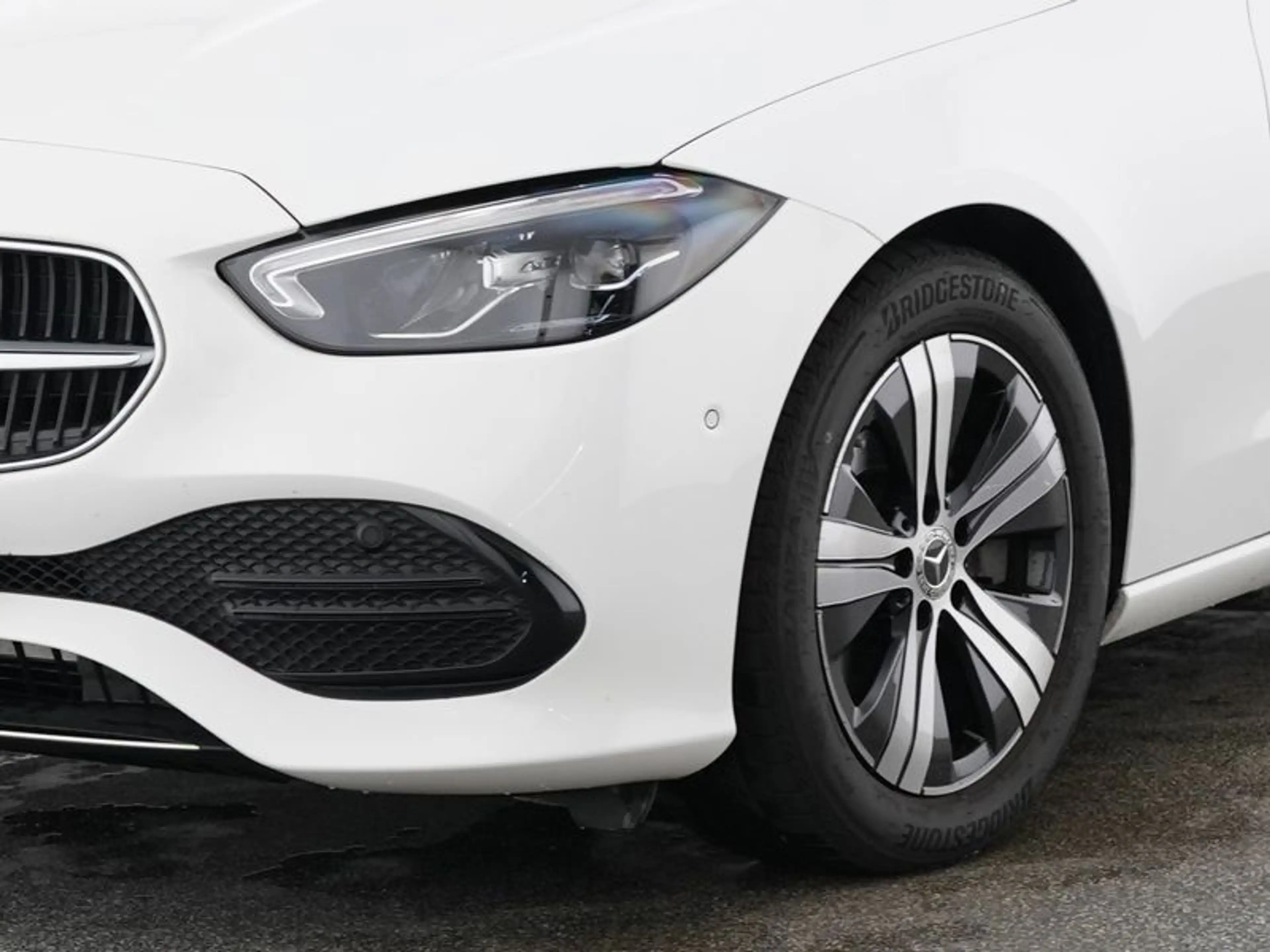 Mercedes-Benz C 200 d AVANTGARDE+HUD+MEMO+LED+NAV+KAM+AMBIENTE — photo 3