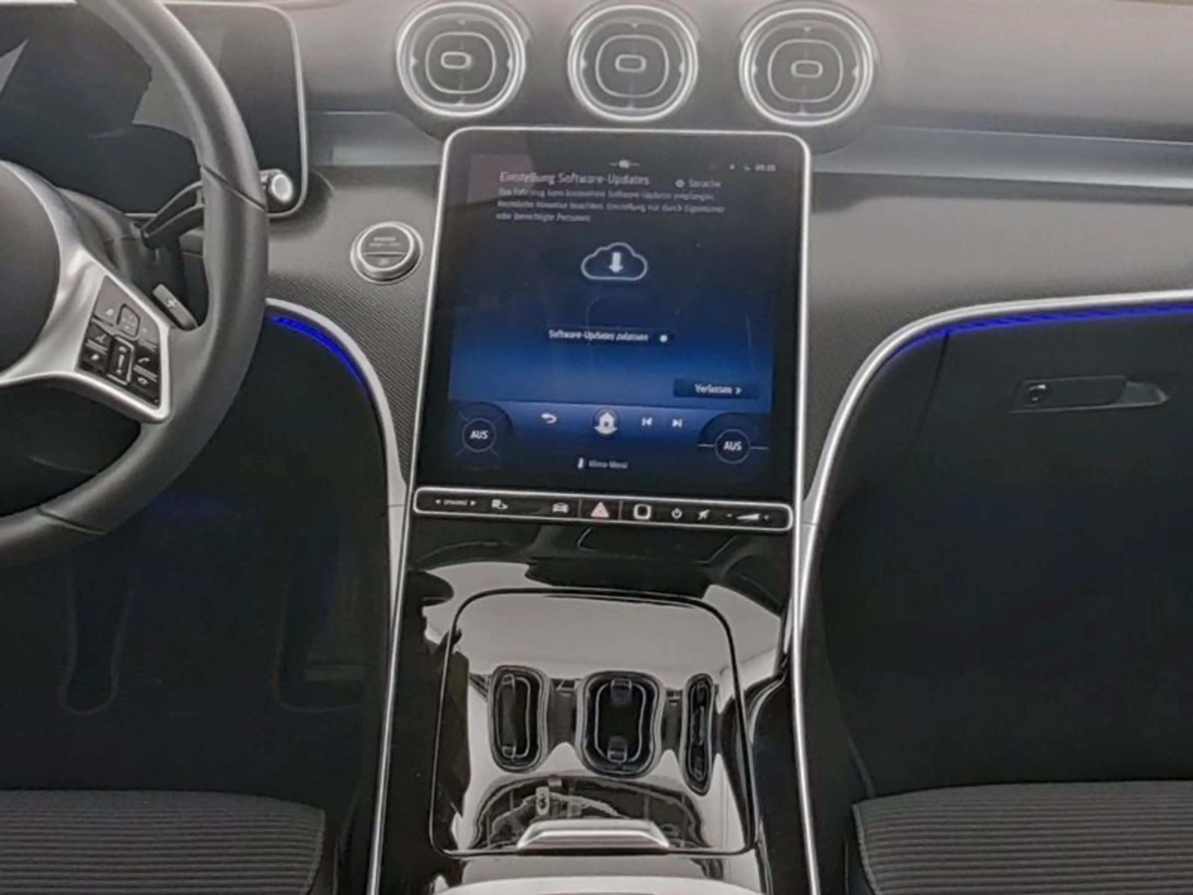 Mercedes-Benz C 200 d AVANTGARDE+HUD+MEMO+LED+NAV+KAM+AMBIENTE — photo 5
