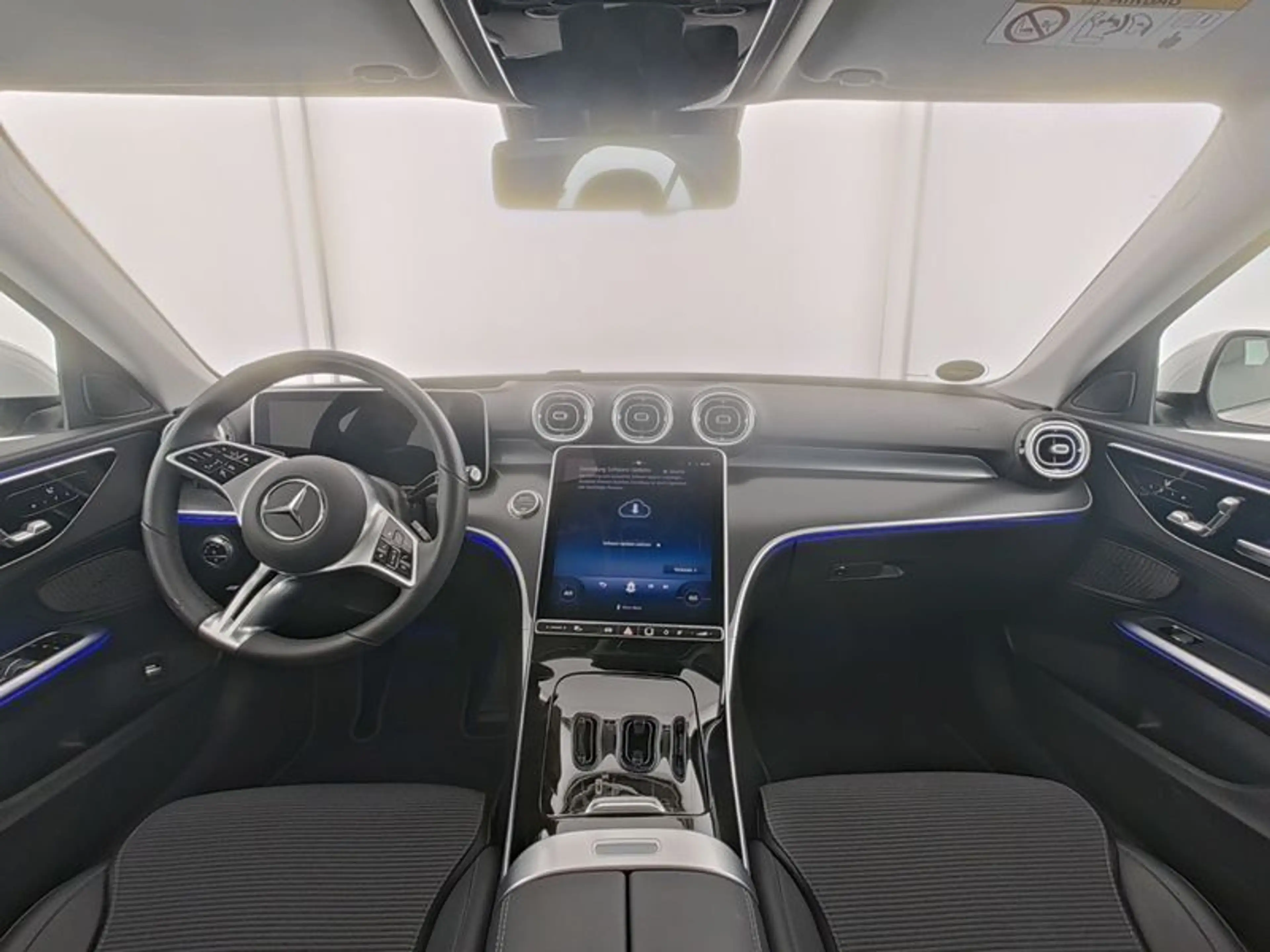 Mercedes-Benz C 200 d AVANTGARDE+HUD+MEMO+LED+NAV+KAM+AMBIENTE — photo 7
