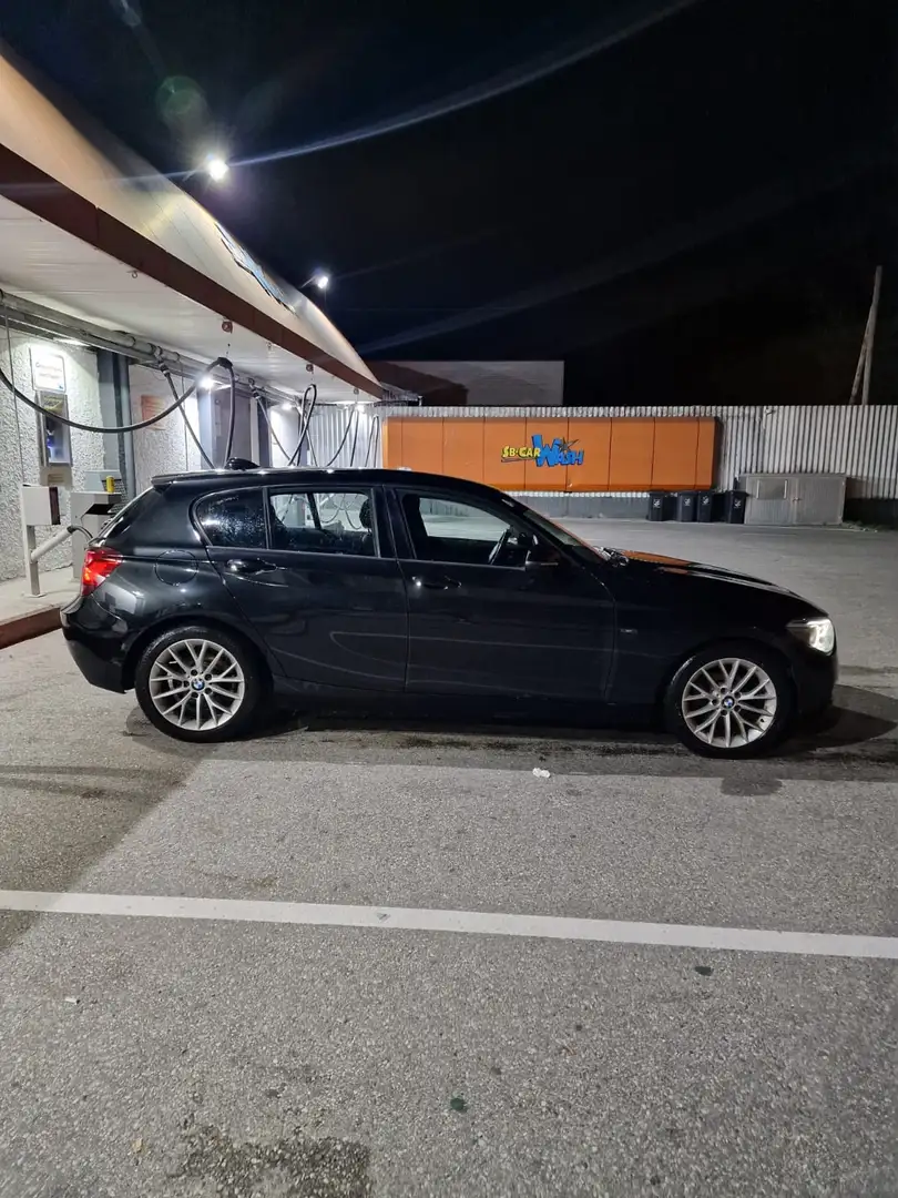 BMW 116 116d Sport Line Schwarz - 2