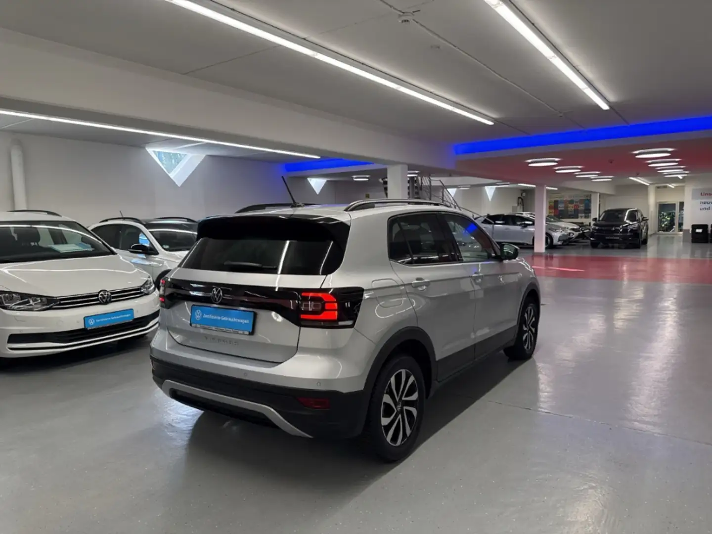 Volkswagen T-Cross Active 1.0 TSI DSG Navi ACC Klima Sitzheizung Argent - 2