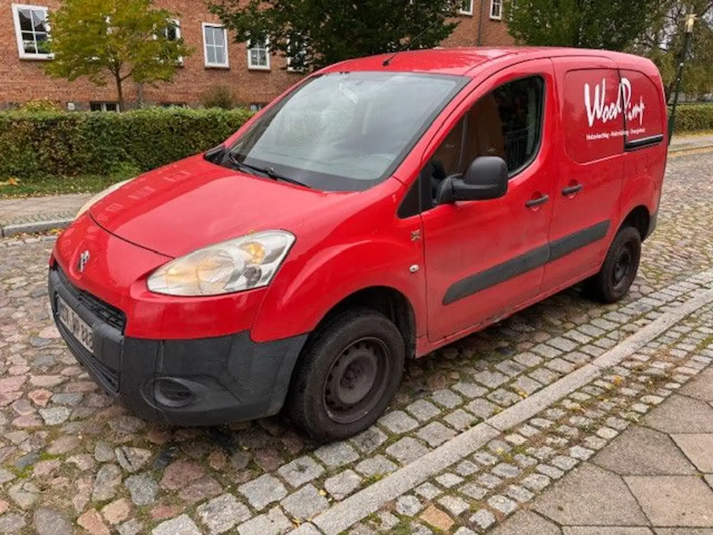 Peugeot Partner L1 Komfort ALLRAD 4x4 Rot - 1