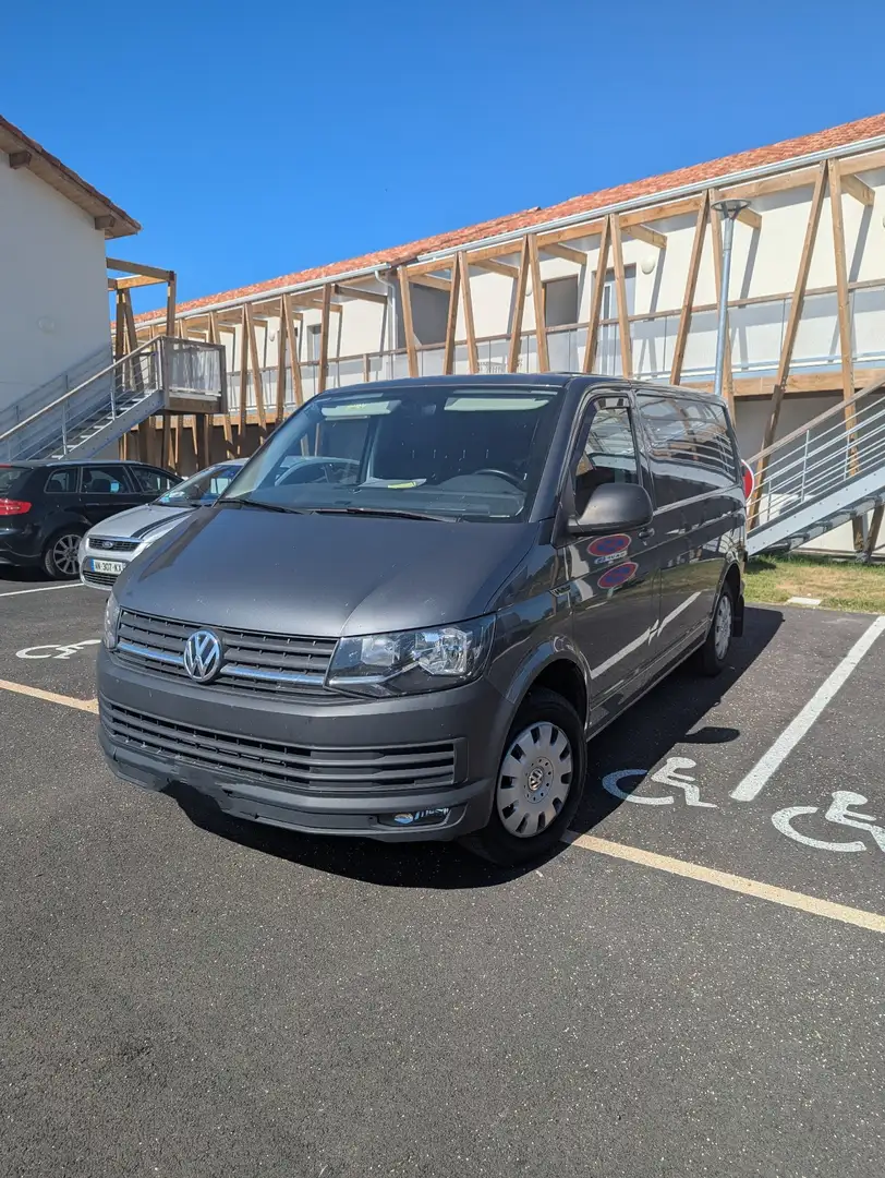 Volkswagen T6 Transporter - 1