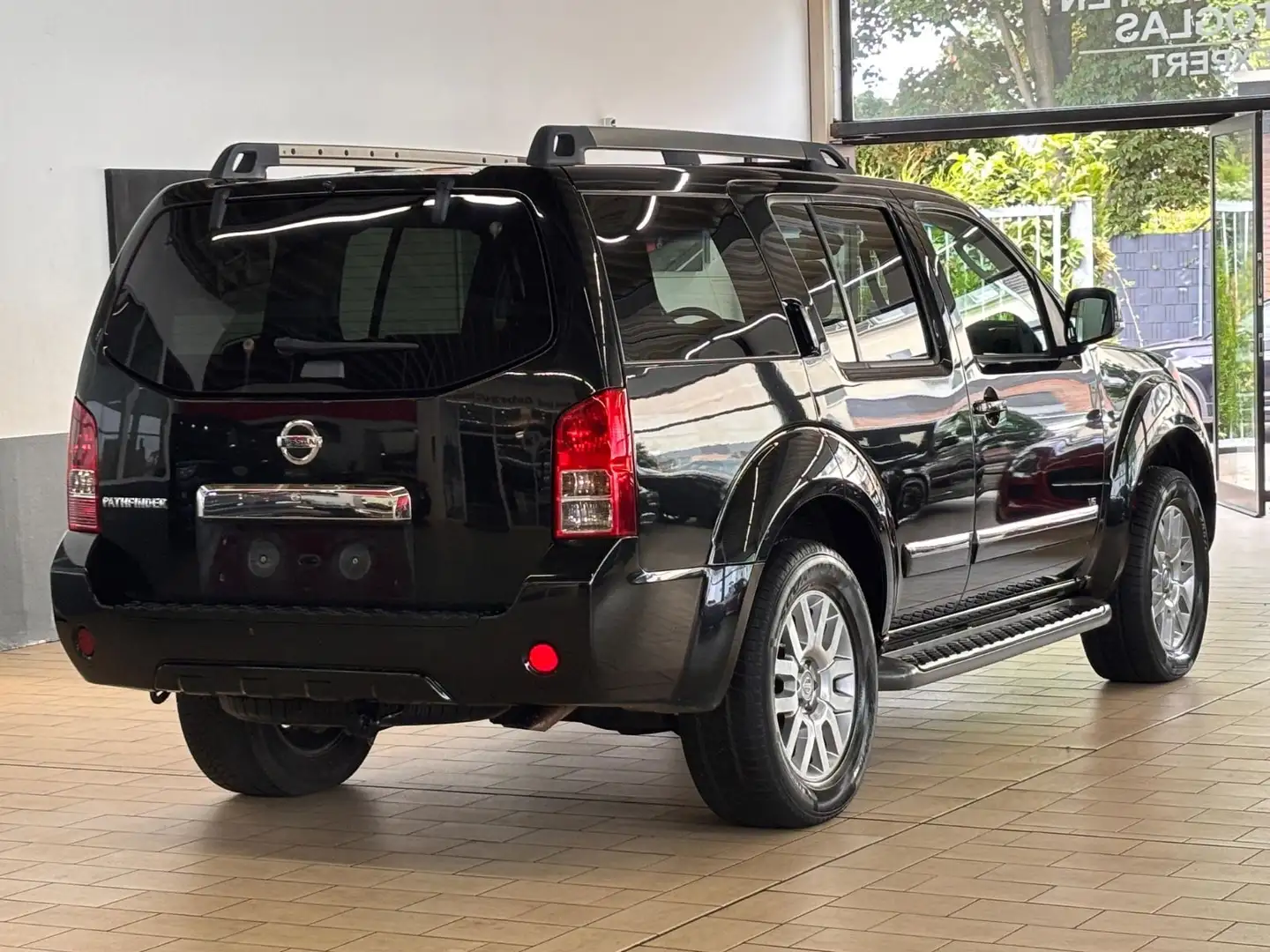 Nissan Pathfinder PATHFiNDER 3.0 V6 dCi 7.SiTZ EXECUTiVE-LE *VOLL* Noir - 2