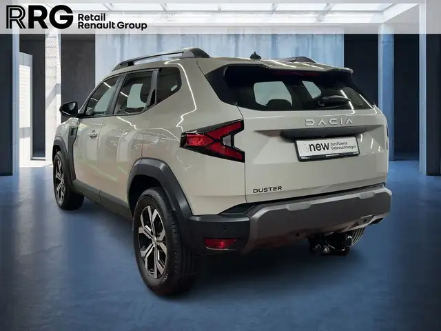 Dacia Duster view 4