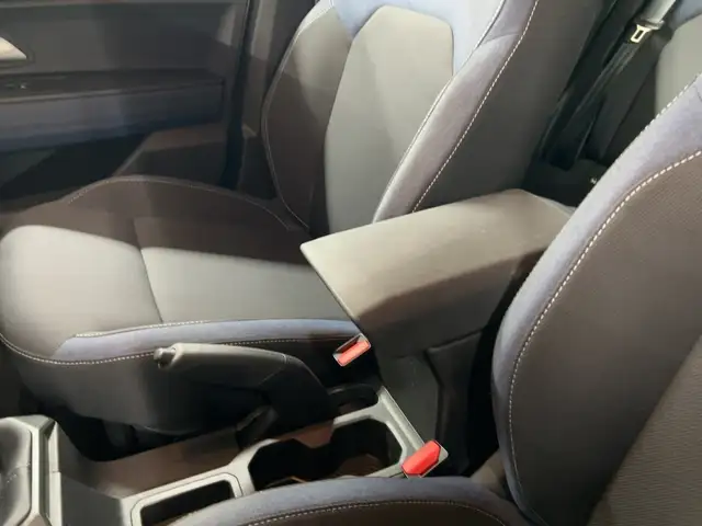 Dacia Duster view 18