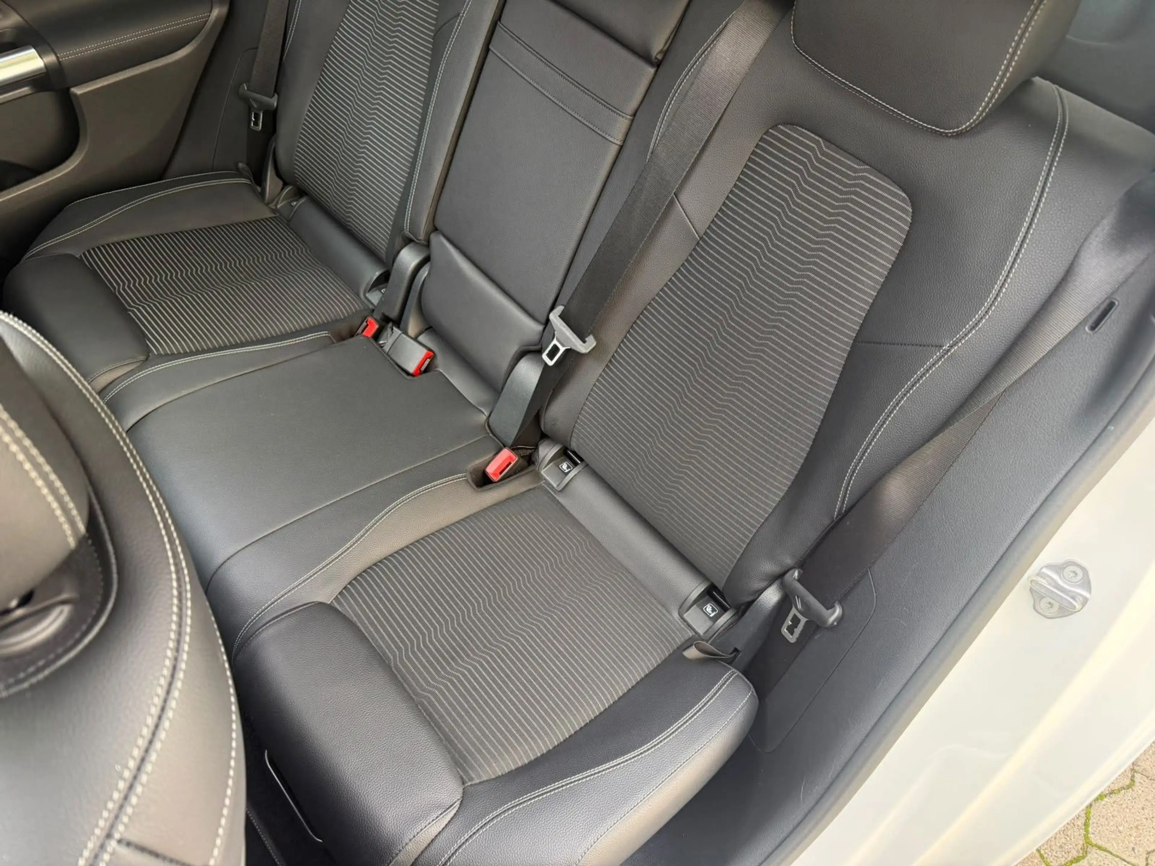 Mercedes-Benz B 220 Burmester Pano Spurhalte Widescreen — photo 15