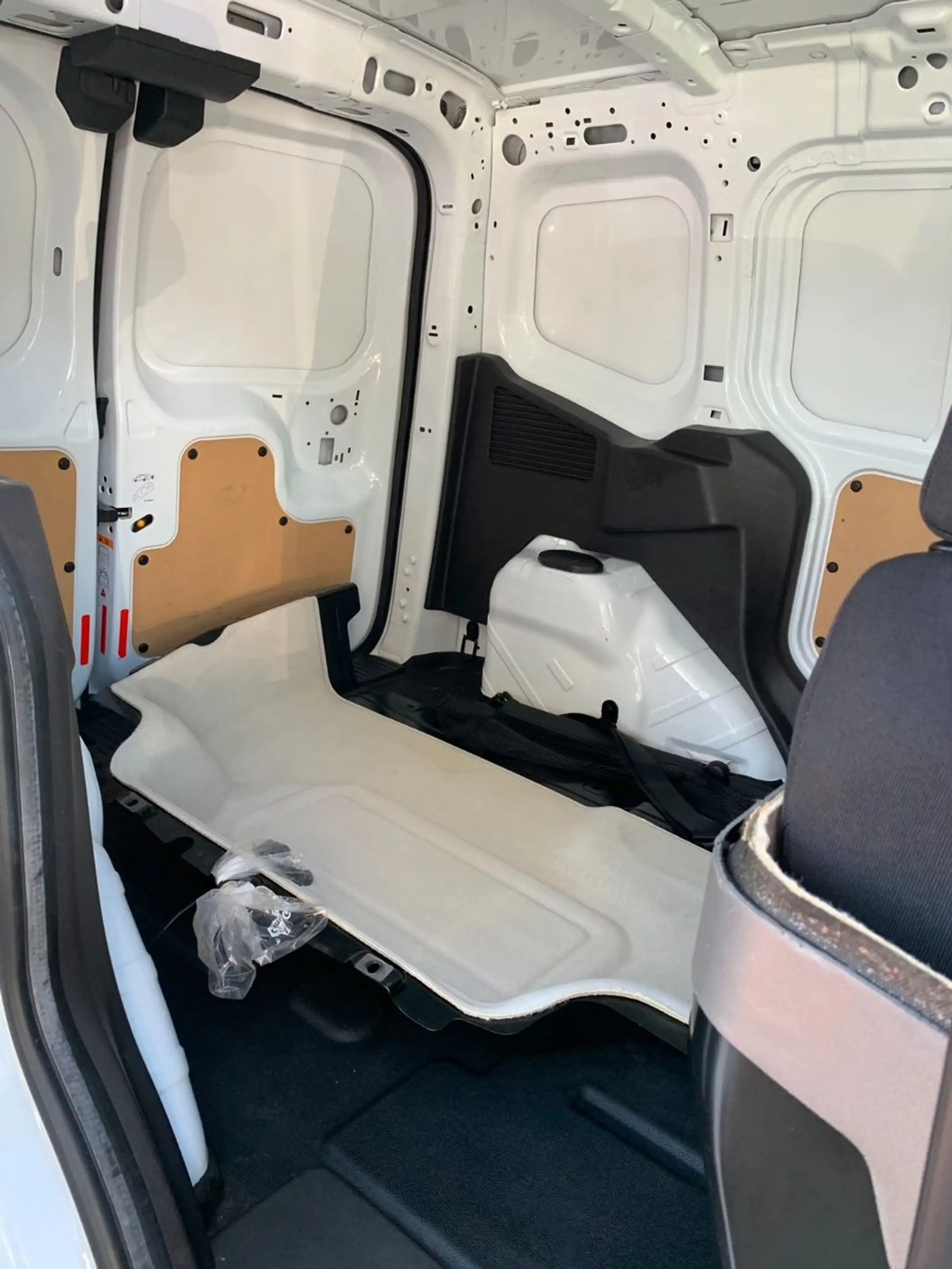 Ford Transit Courier Sport*Navi*BT*PDC*HU 03-28* — photo 5