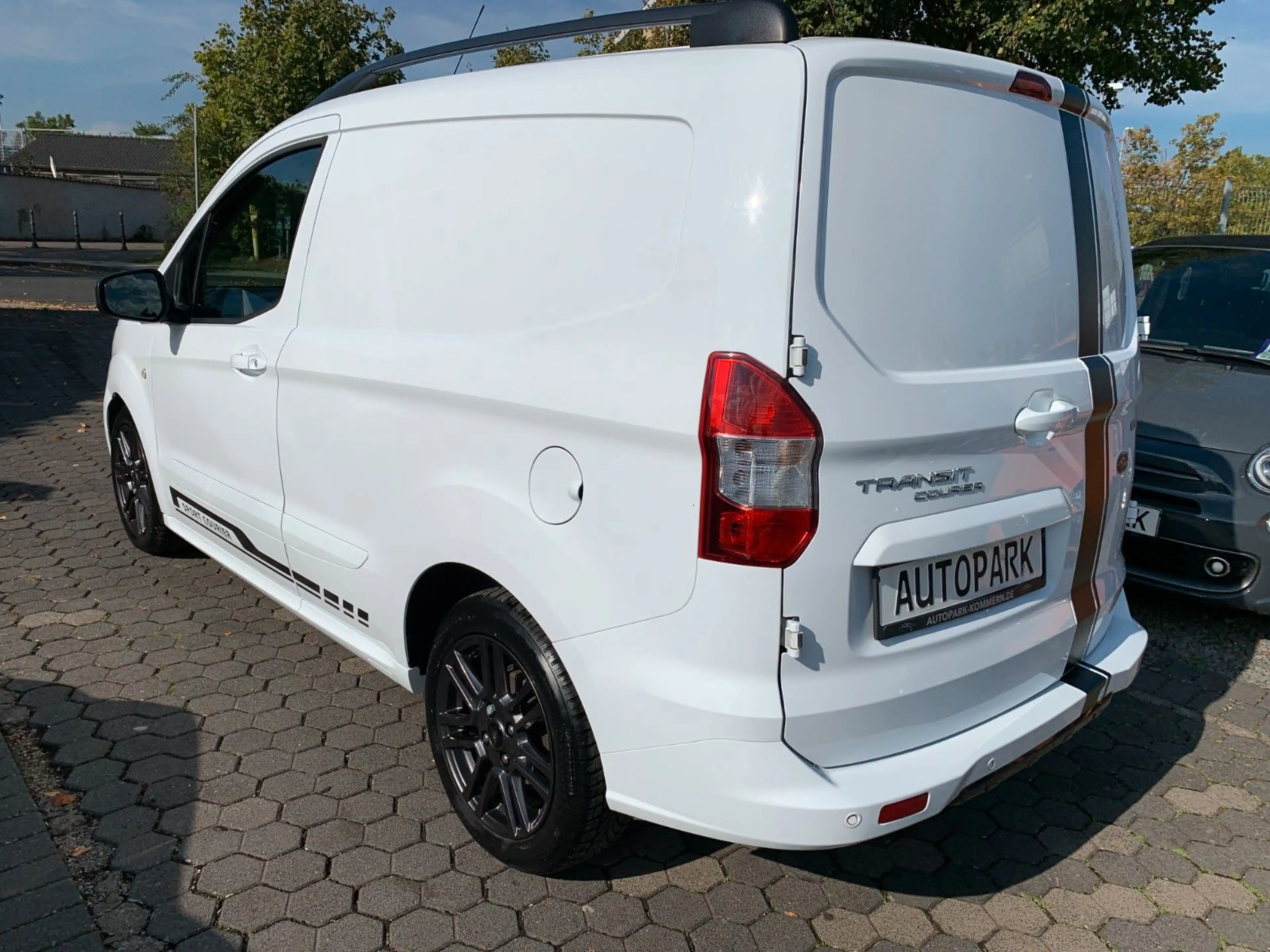 Ford Transit Courier Sport*Navi*BT*PDC*HU 03-28* — photo 11
