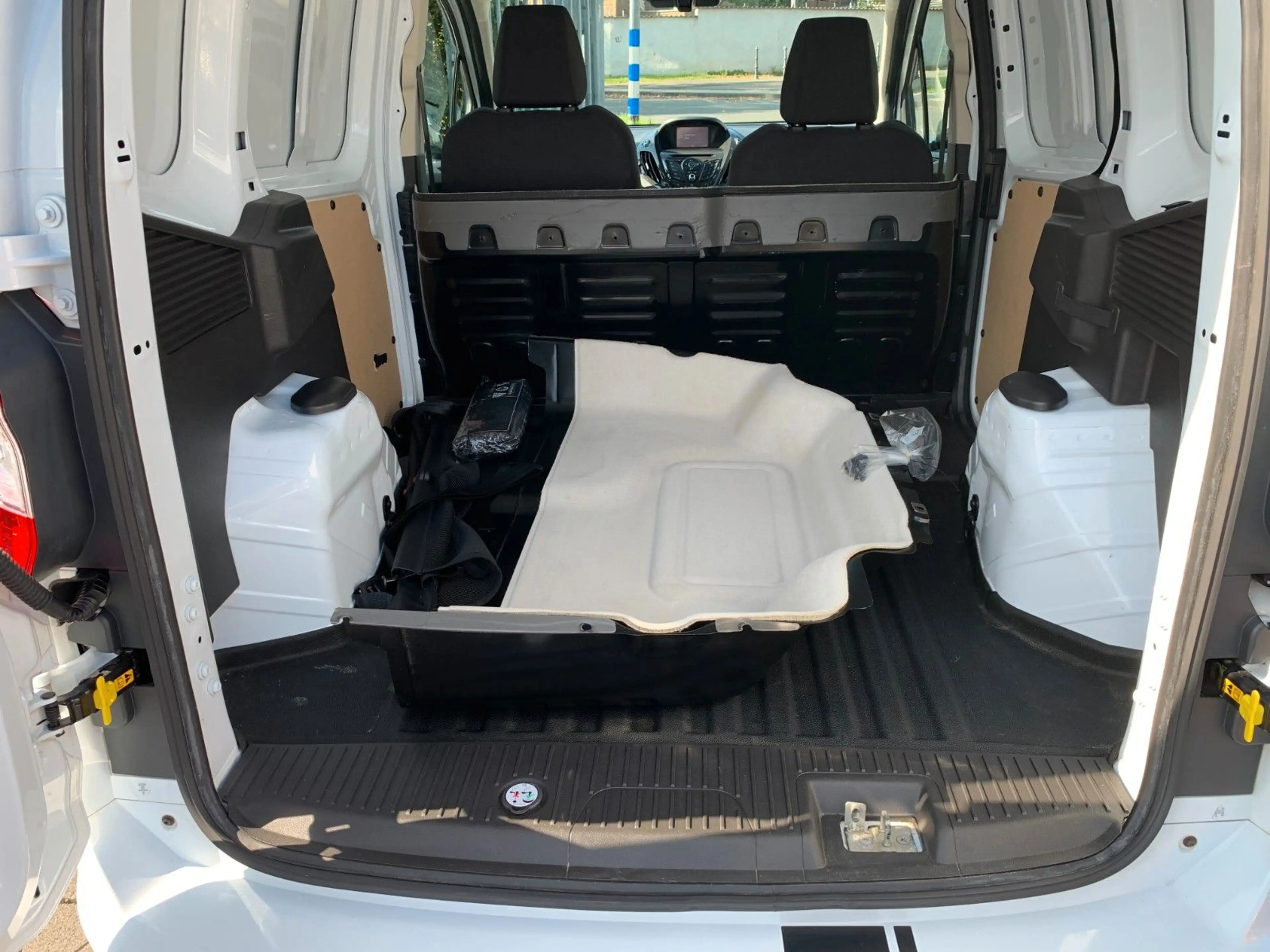 Ford Transit Courier Sport*Navi*BT*PDC*HU 03-28* — photo 10