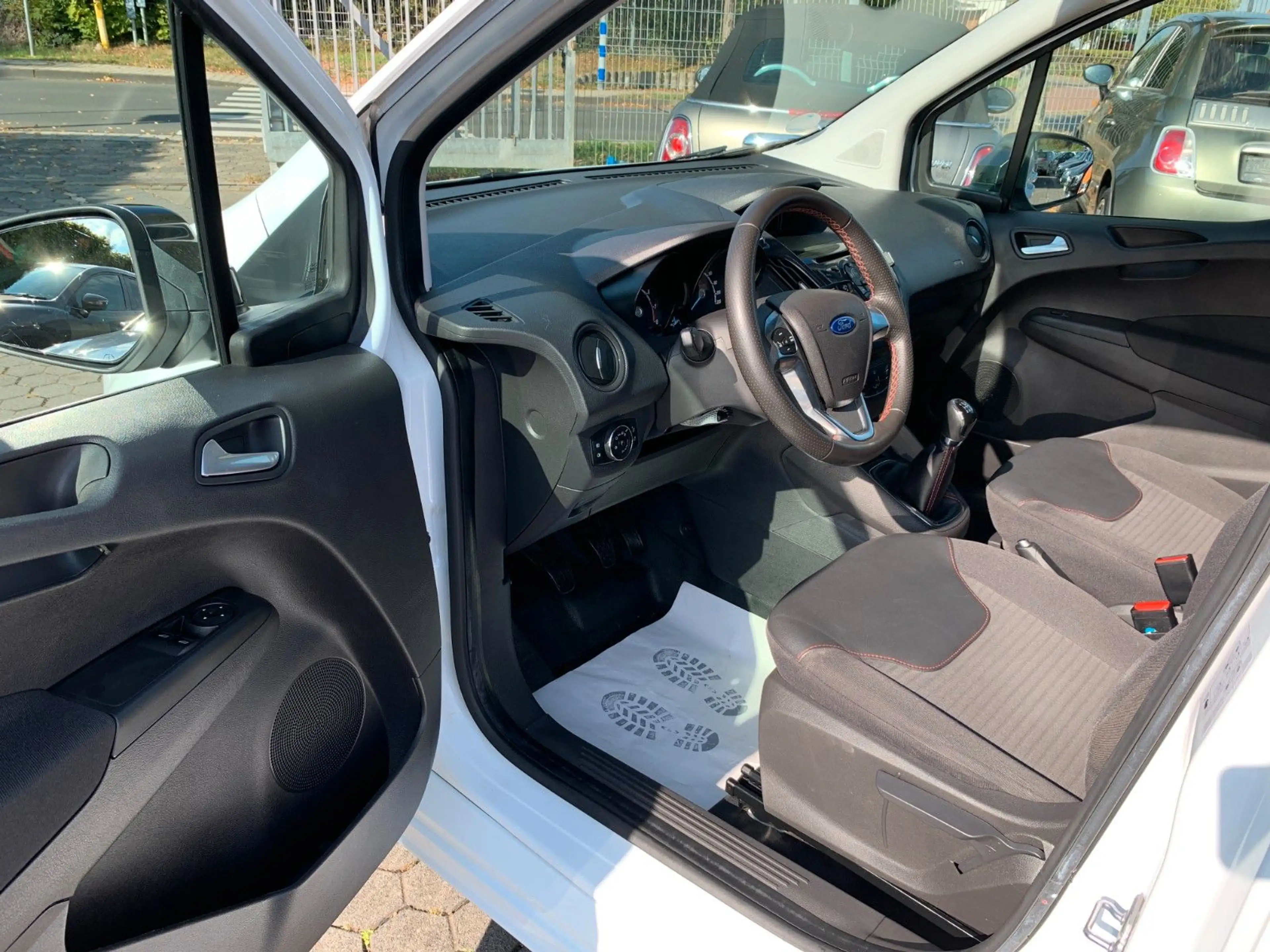 Ford Transit Courier Sport*Navi*BT*PDC*HU 03-28* — photo 12