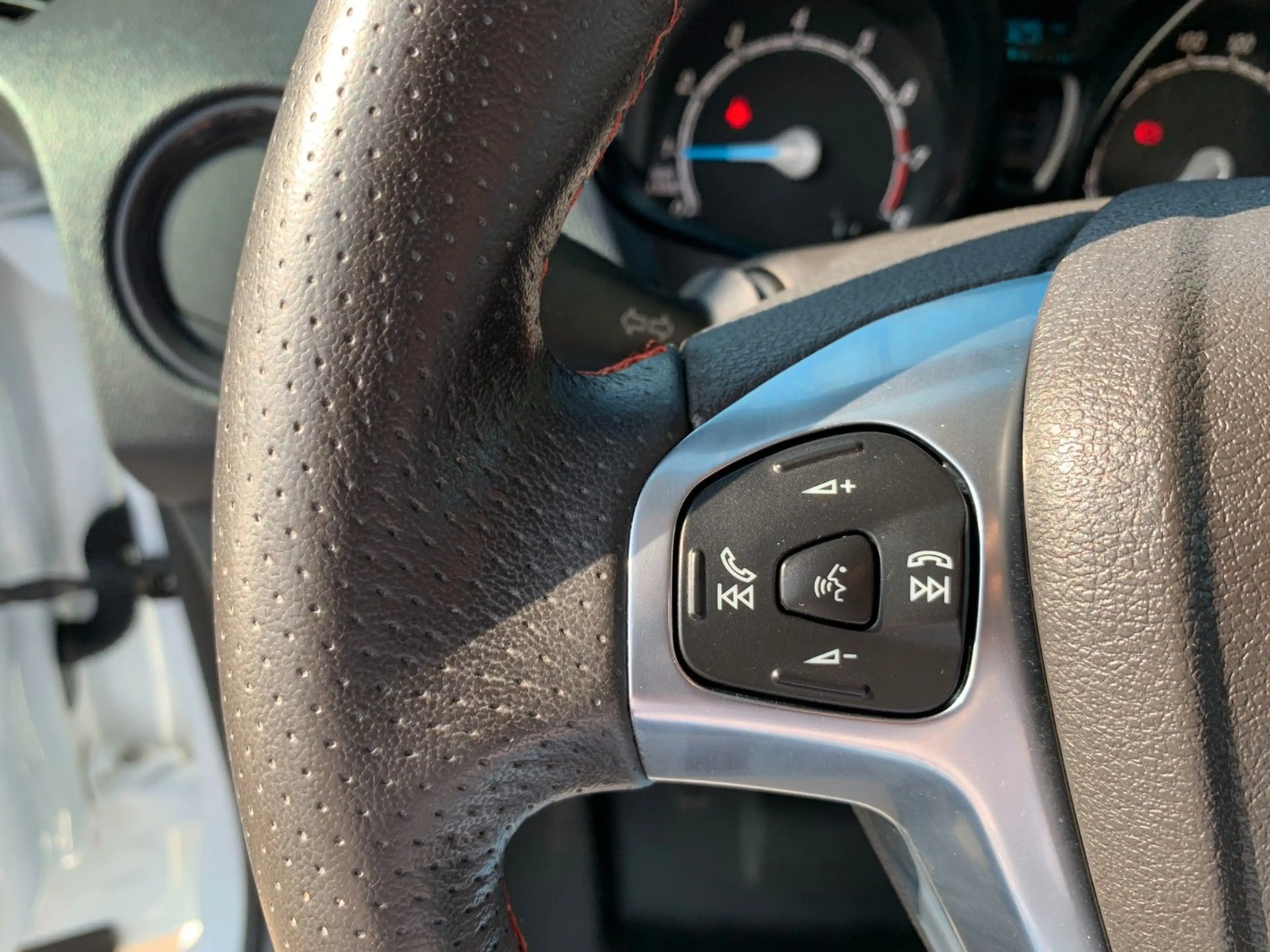 Ford Transit Courier Sport*Navi*BT*PDC*HU 03-28* — photo 14