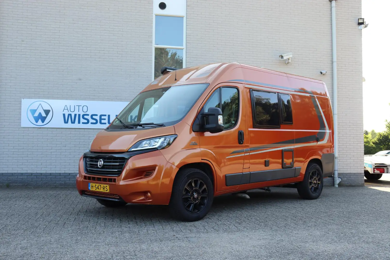 Weinsberg Cara R47 2.3JTD 130CV E5 FURGONE P.MEDIO Orange - 1