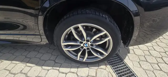 BMW X4 view 8