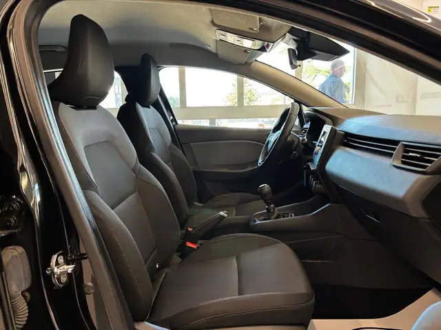 Renault Clio view 13